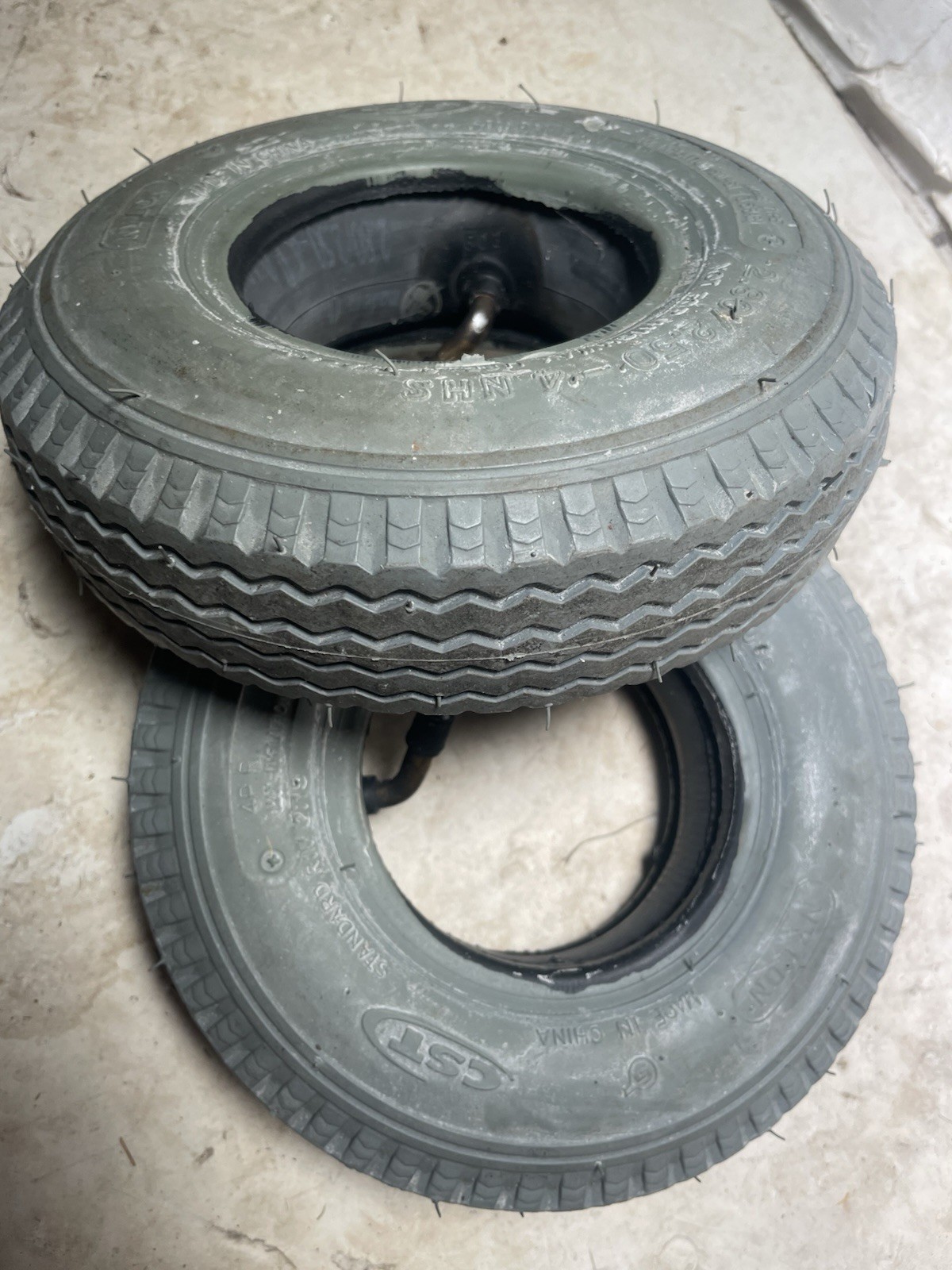 Pneumatic 2.80/2.50-4 Sawtooth Tread For Power Wheelchair With Tubes