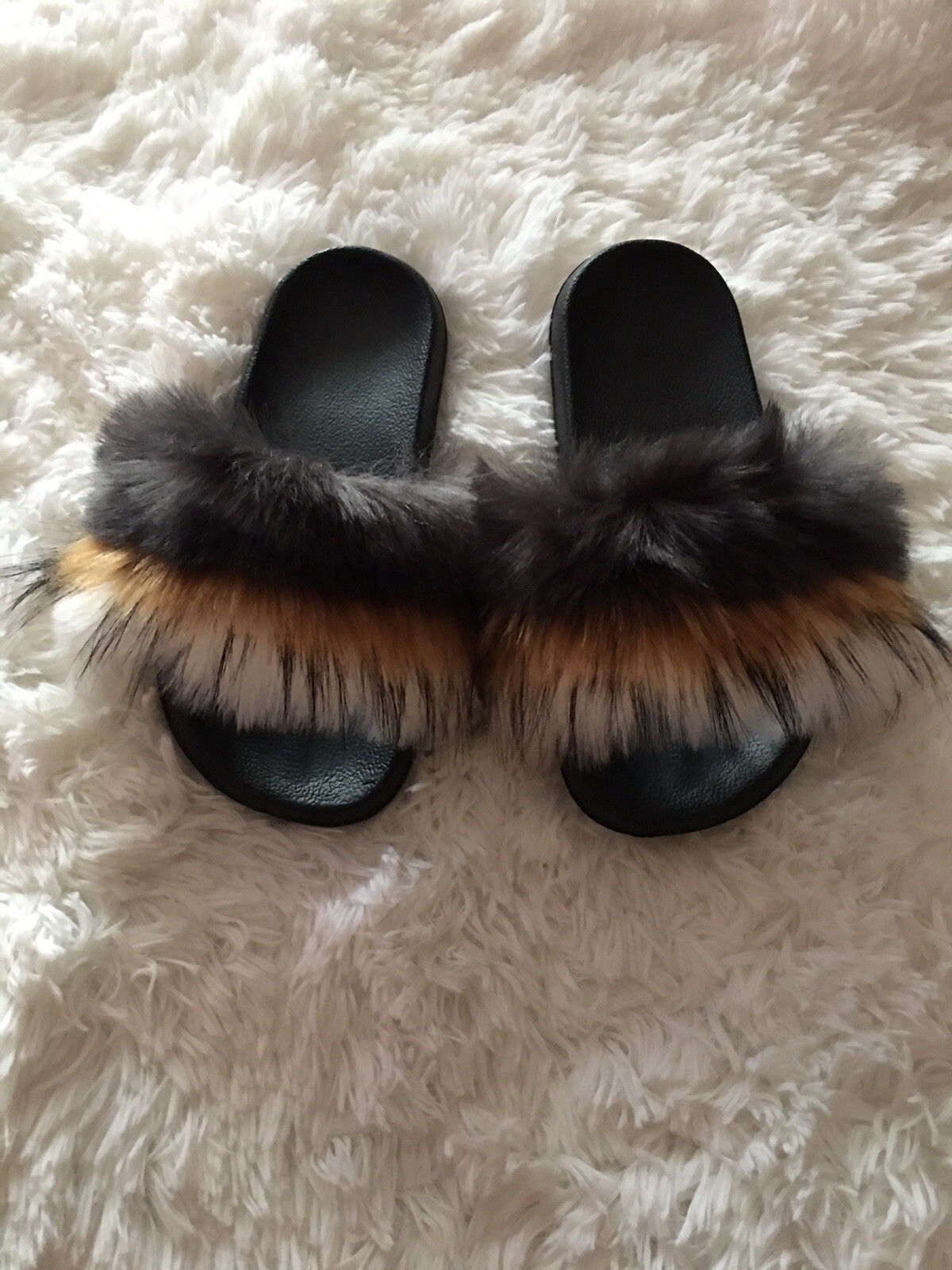 women faux fur slides