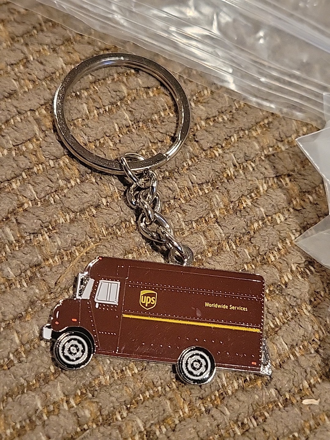 UPS United Parcel Service Brown /Chrome Metal Key Chain Package Car Truck- NEW