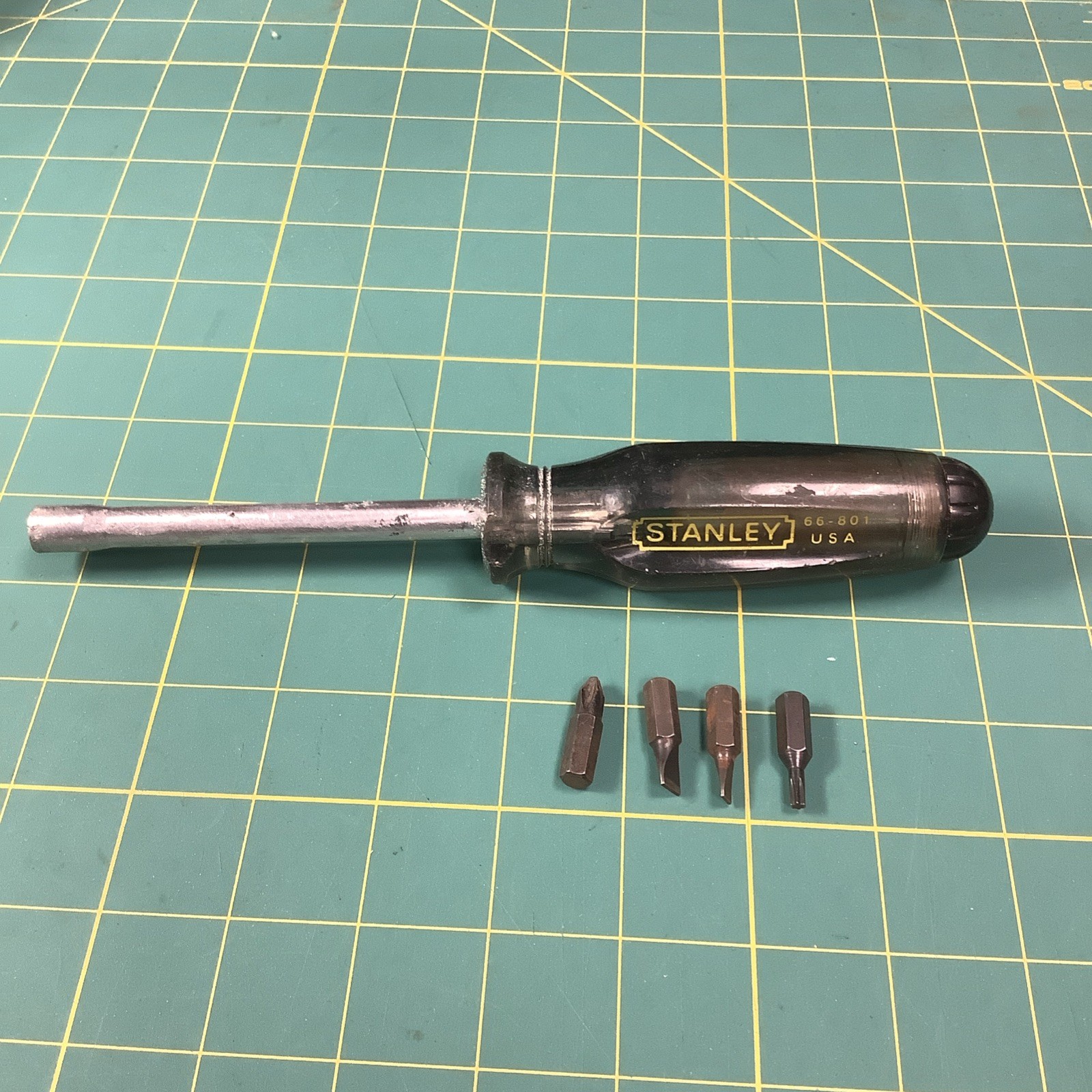 Vintage Stanley 66-801 Magnetic Screwdriver Handle w/ 4 Bits - USA