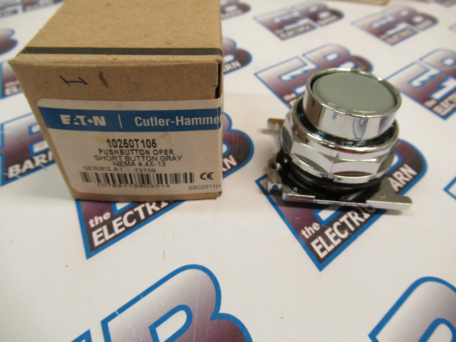 Cutler Hammer 10250T105, Series A1, Gray, Push Button Operator- NEW-B
