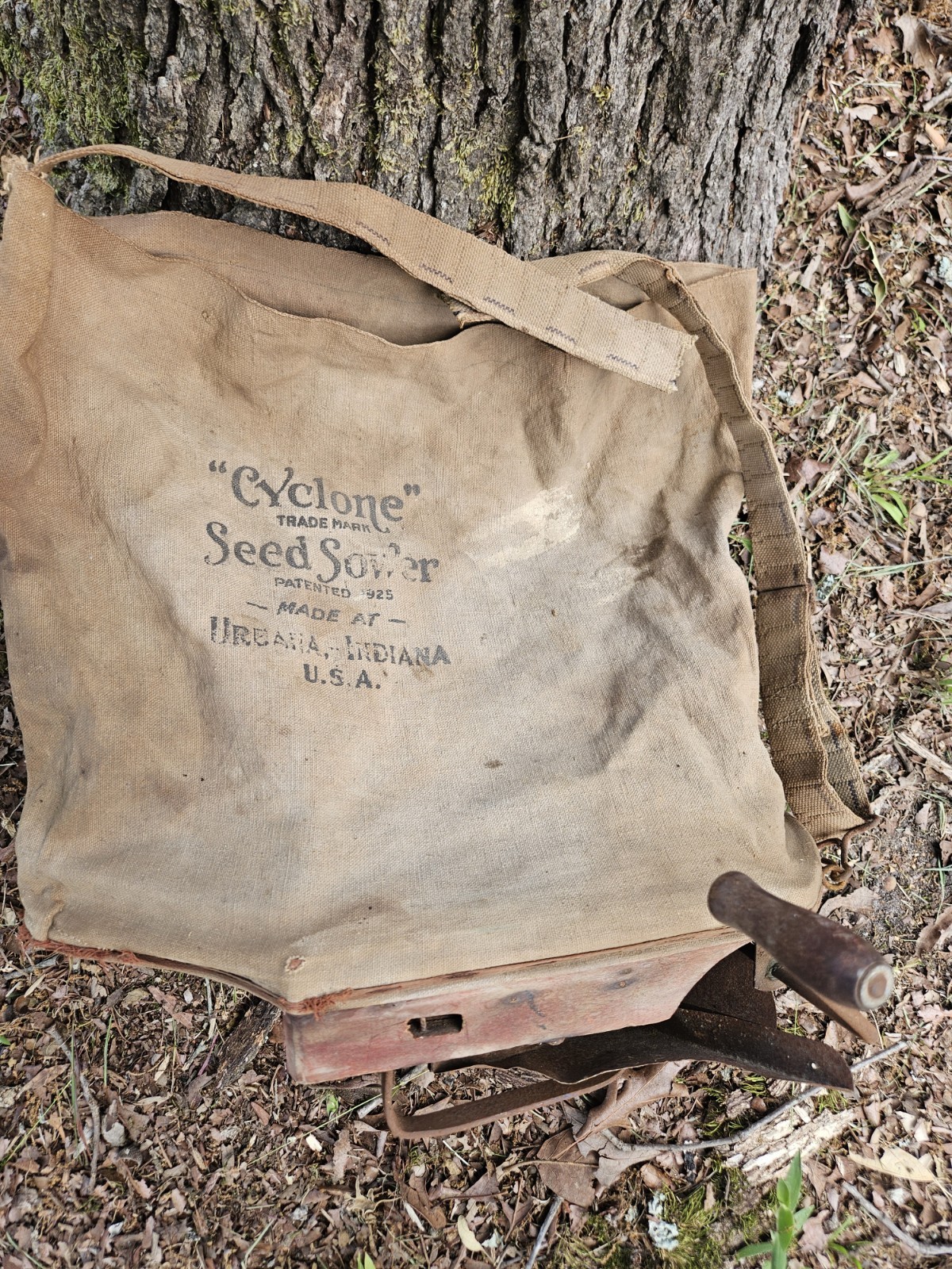 Cyclone Seed Sower Spreader Bag, Metal & Canvas, Beige/Brown, For Seeds