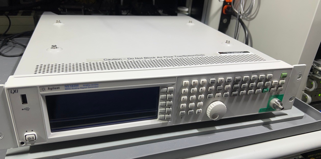 Agilent N5183A 31.8GHz  Microwave Signal Generator - Parts/Repair No Returns