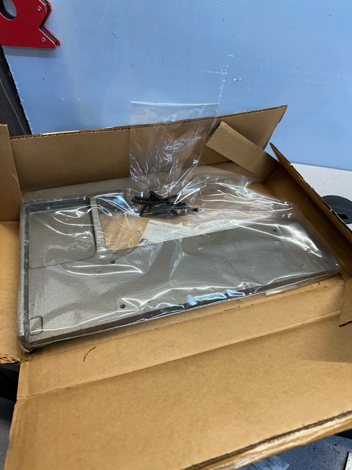 SARGENT SERIES 250W CORNER BRACKET, BRAND NEW FREE SHIPPING