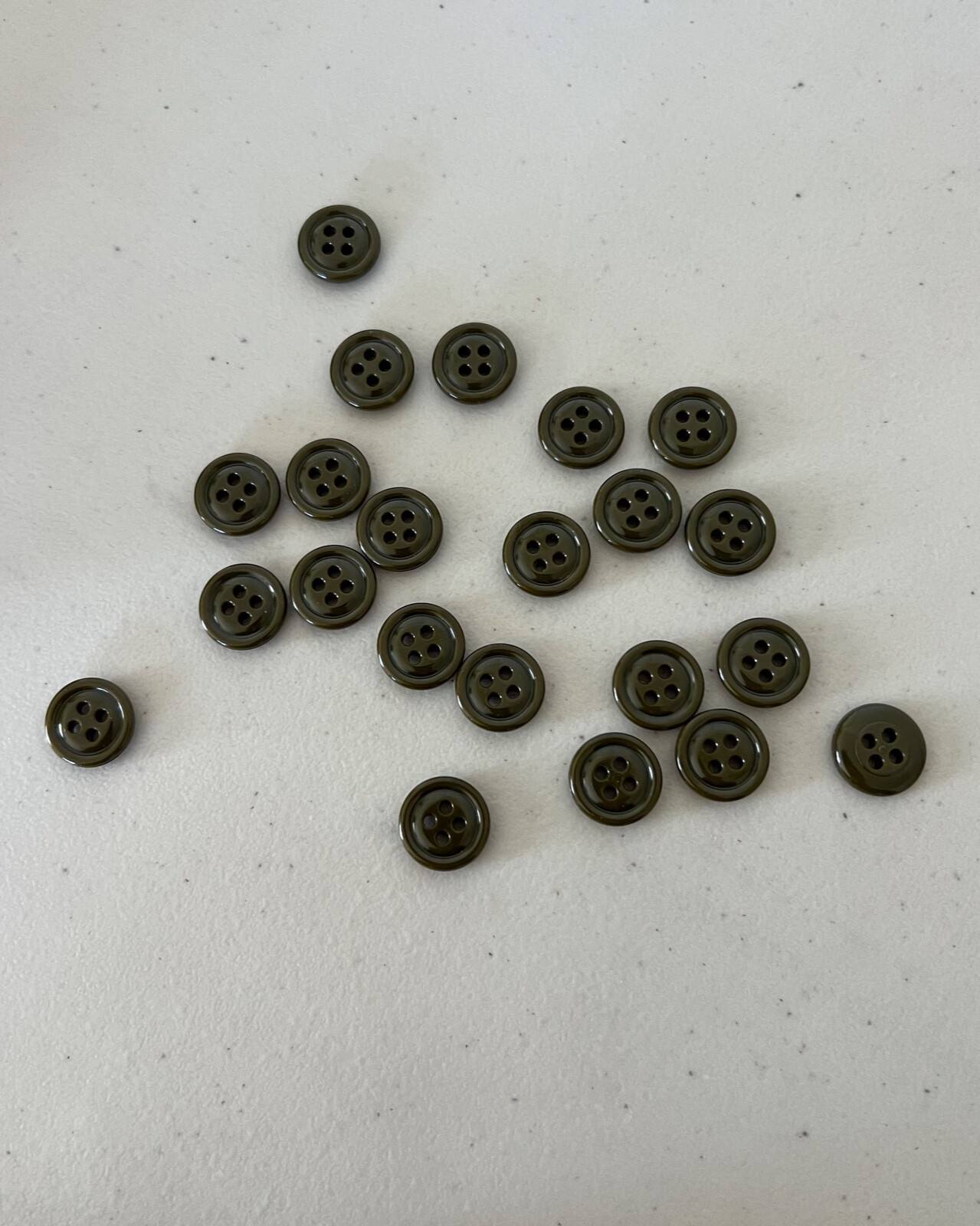 50 OLIVE GREEN MELAMINE BUTTONS 24L LIGNE COLUMBIA STYLE BUTTONS MADE IN THE USA