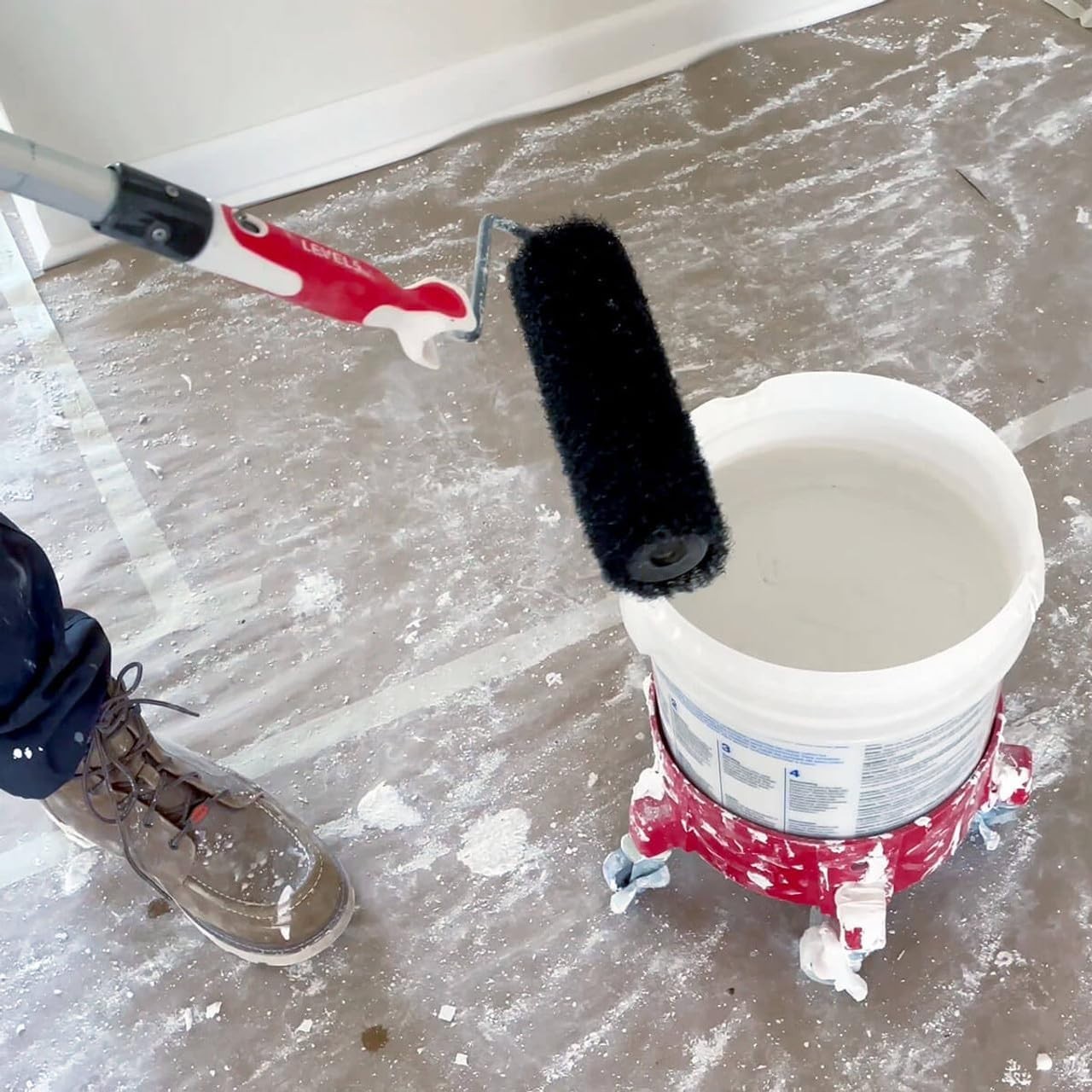 Reliable 9" Drywall Compound Roller for Seamless Application