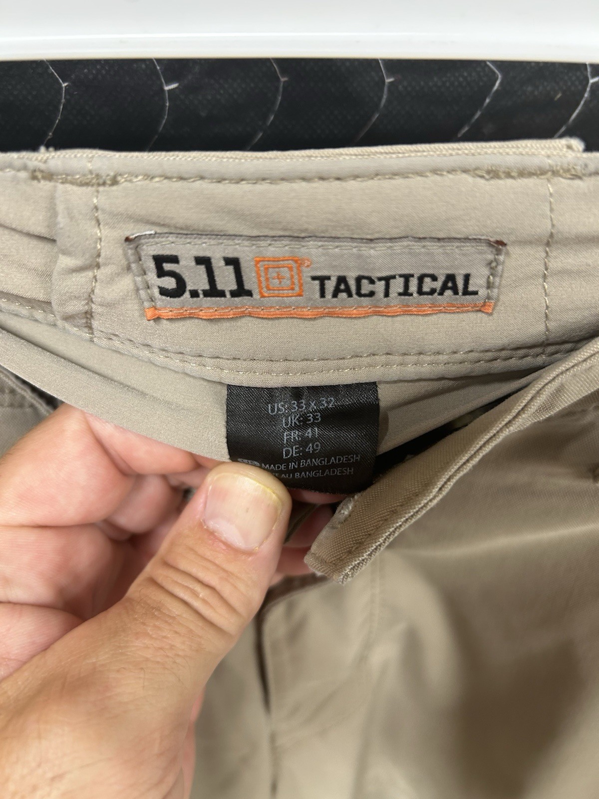 5.11 Tactical Men's Beige Solid Tactical Cargo Pants Regular Size 33x32