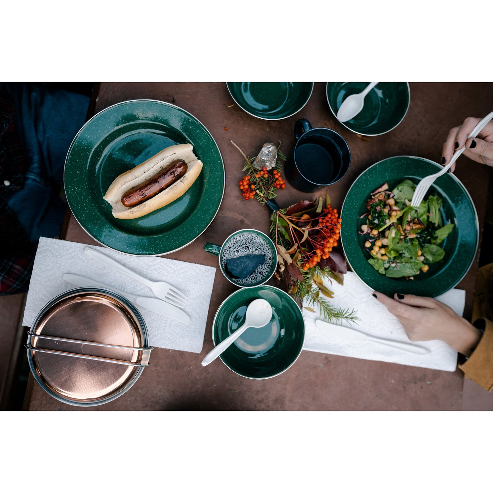 Stansport Deluxe 24-Piece Enamel Tableware Set - Green