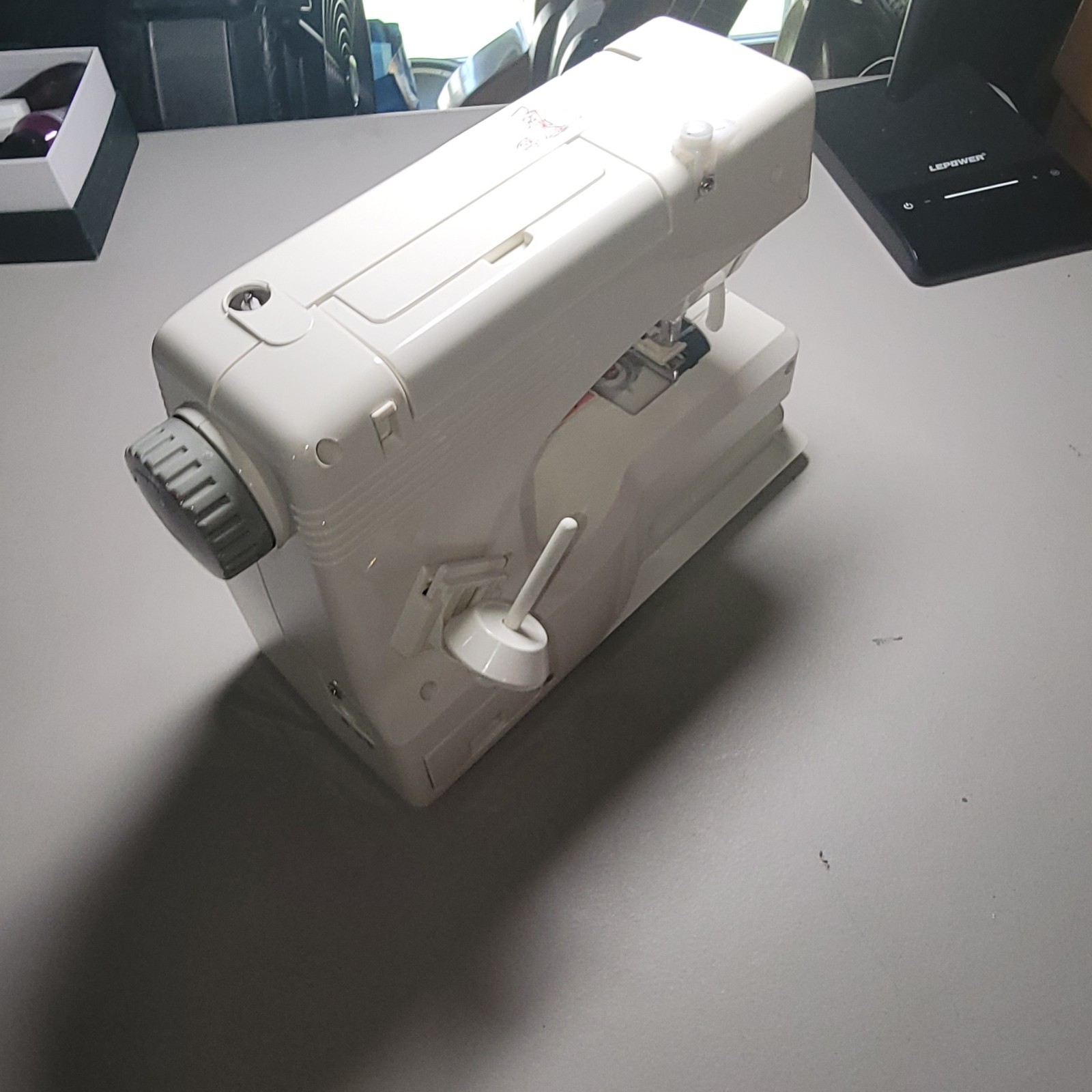Singer® Tiny Tailor TT700 Electronic Mending/Sewing Machine-- Tested & Working