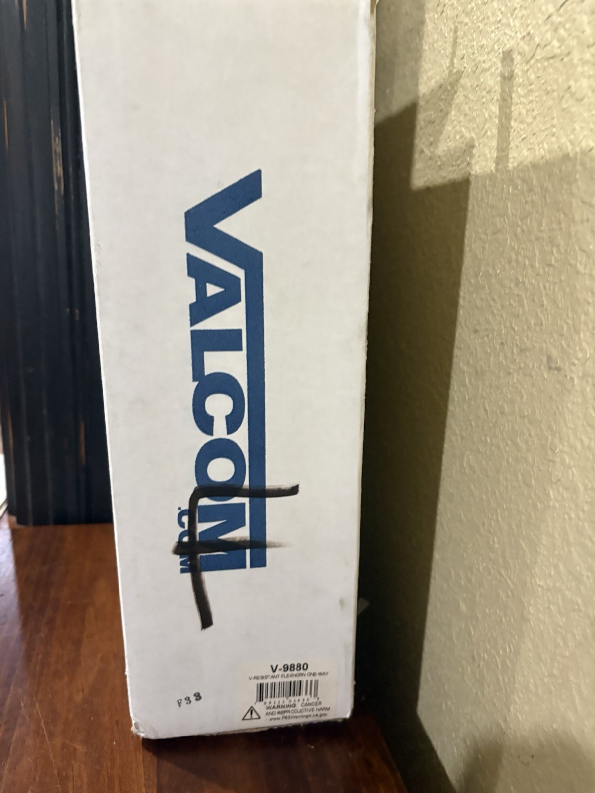 Valcom V-9880 Vandal-Resistant Flexhorn Enclosure