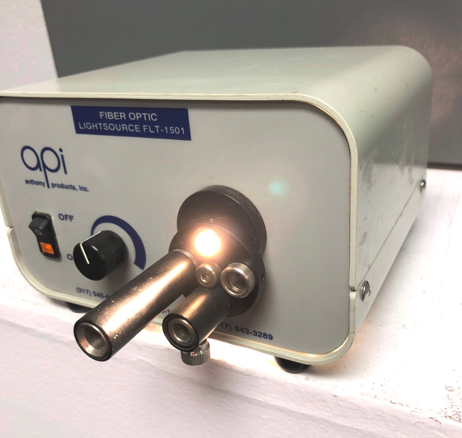 API FLT-1501 Fiber Optic Light Source 1501 Lightsource
