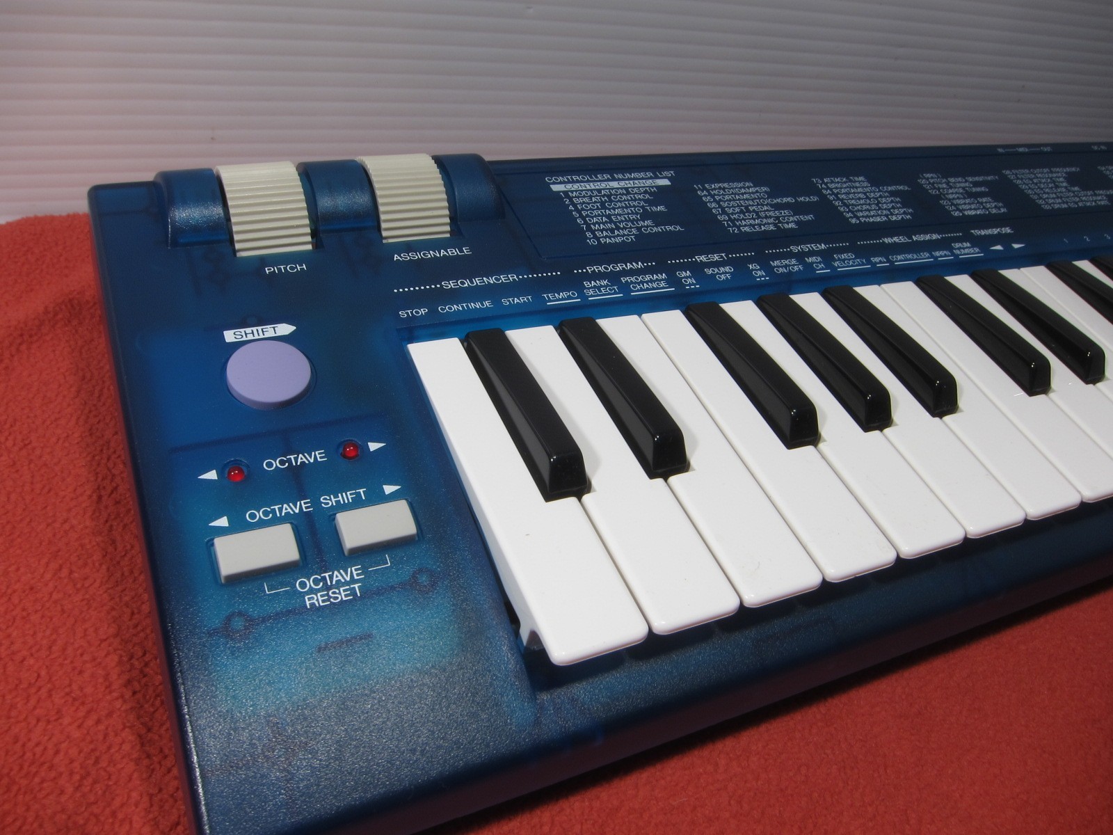 Yamaha CBX-K1 32-Key MIDI Keyboard Controller Clear Blue Skeleton MIJ Tested