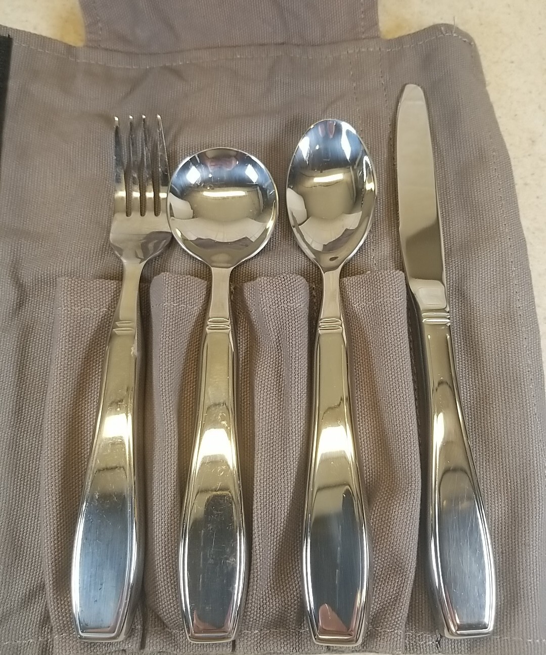 Vincere Weighted Stainless Steel Silverware 4 Piece Set with Storage Bag