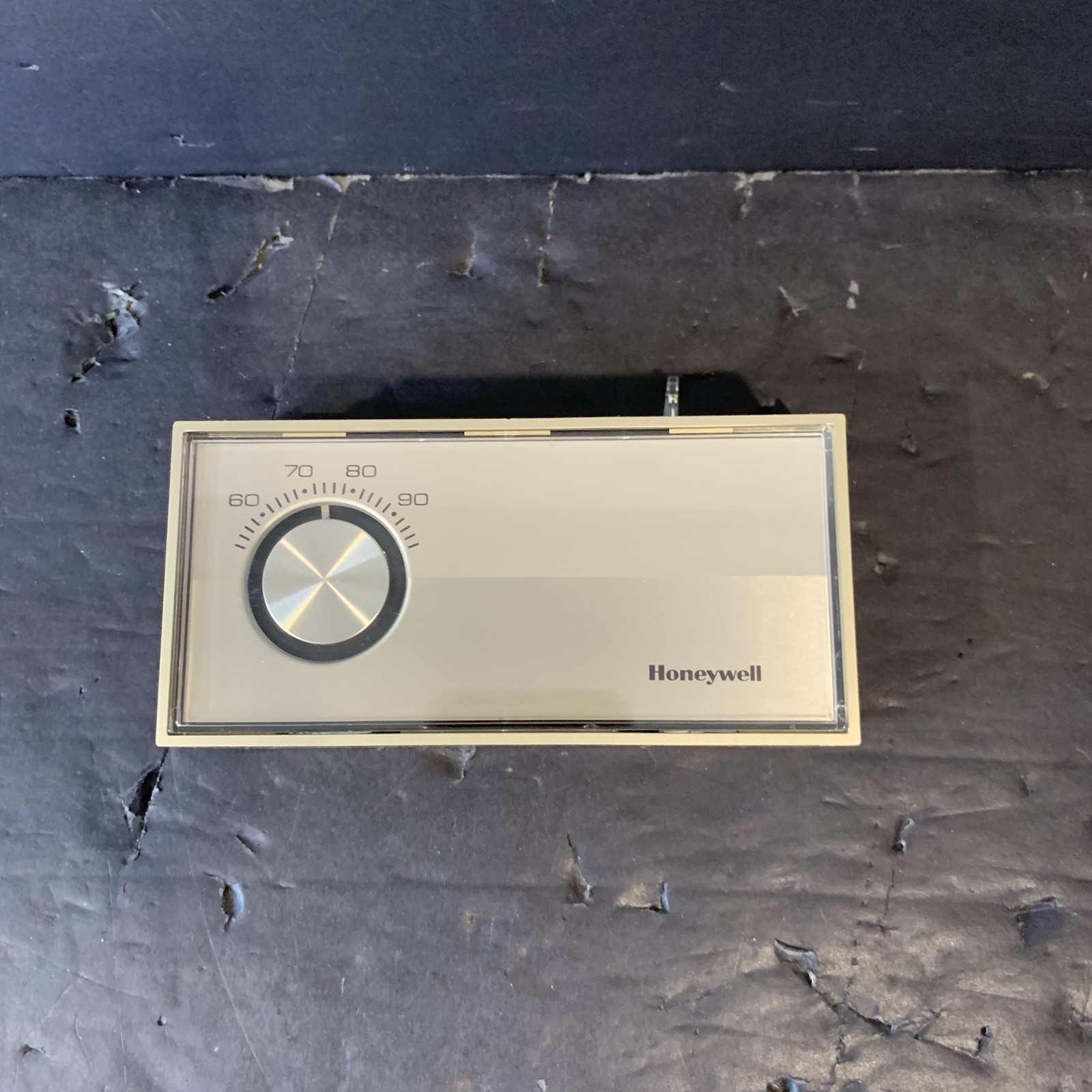 Honeywell T872F thermostat, 24V control, 2 stage heating