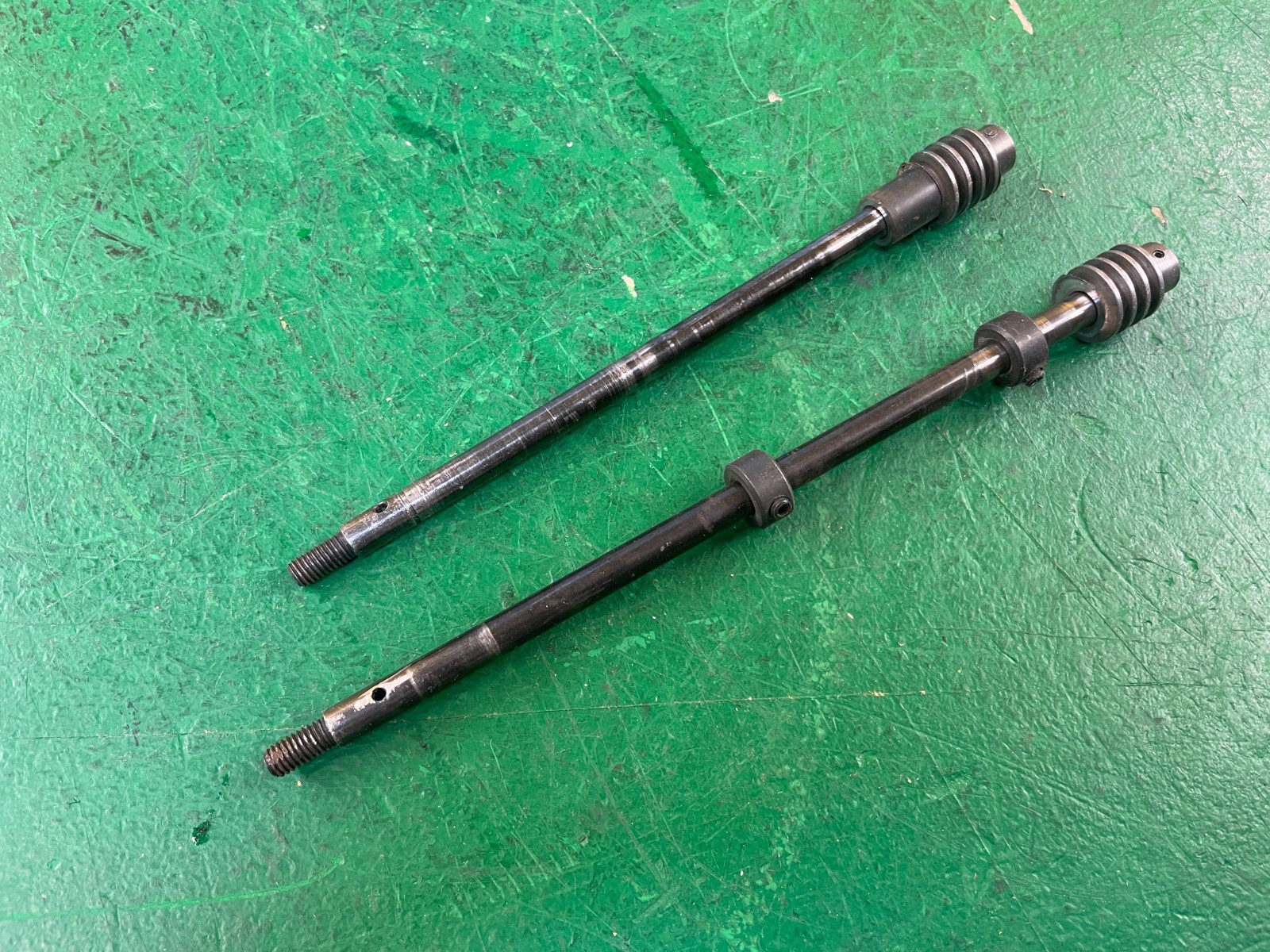 Grizzly G1022 Table Saw Bevel Angle Worm Shaft + Elevation - Screws Rods