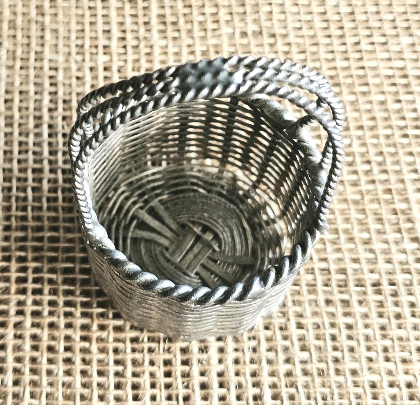 Minature Silverplated Woven Round Wire Backet 3"x2"