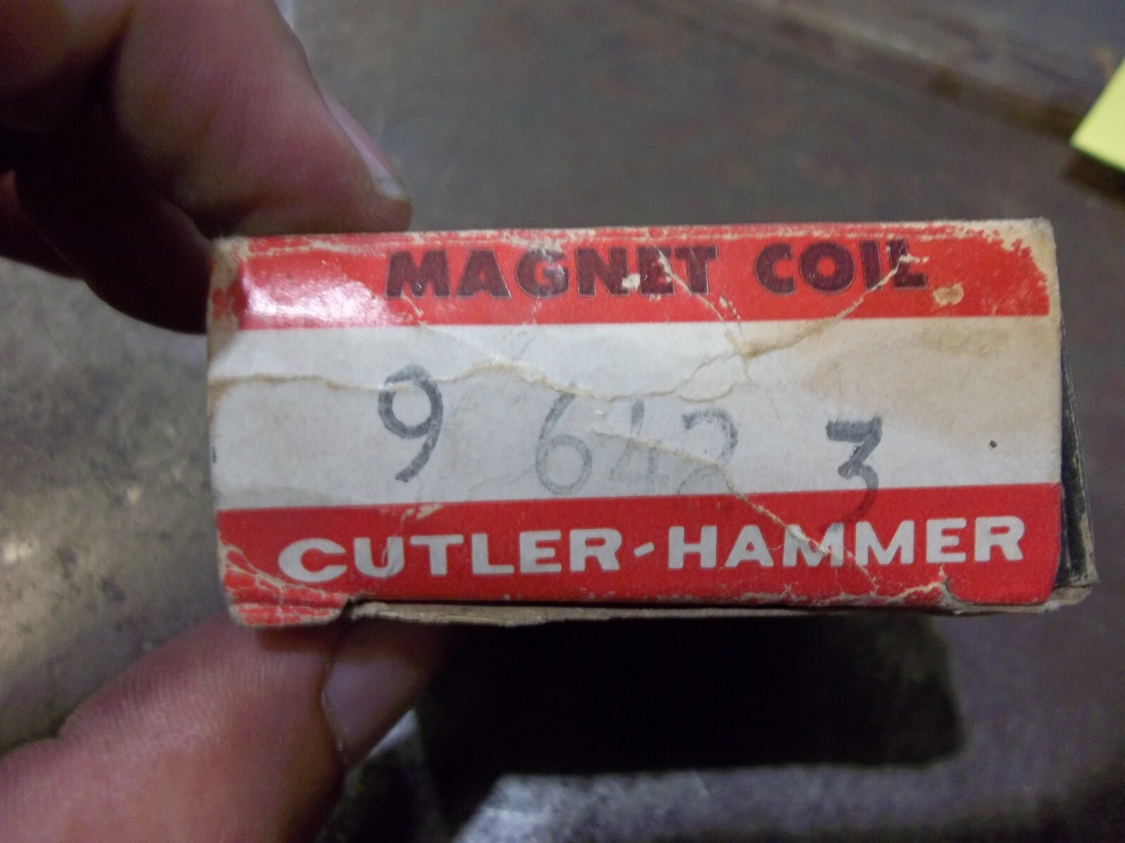 NIB CUTLER HAMMER 642-3 MAGNET COIL (196-1)