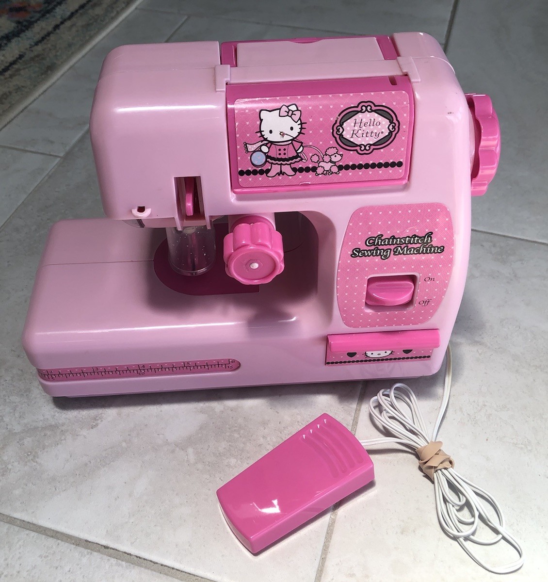 Sanrio Hello Kitty ChainStitch Sewing Machine With Pedal 2011 TESTED WORKS