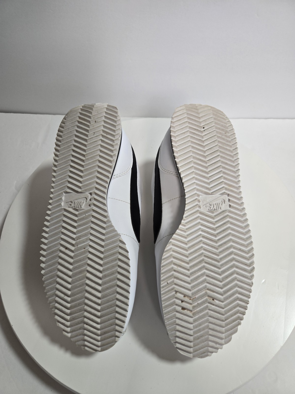 Size 6Y (GS) - Nike Cortez Basic SL Low White - 904764-102