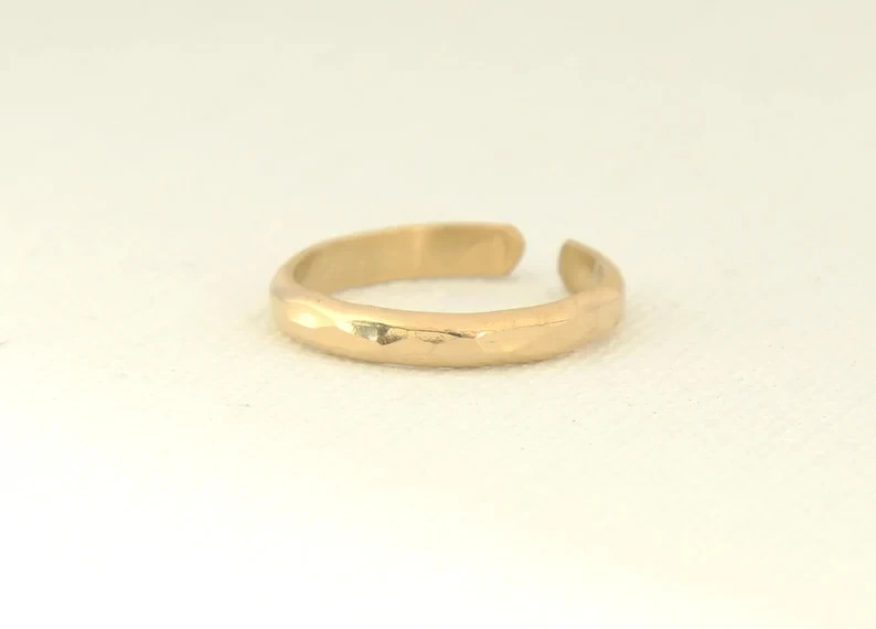 hammered gold filled toe ring - handmade