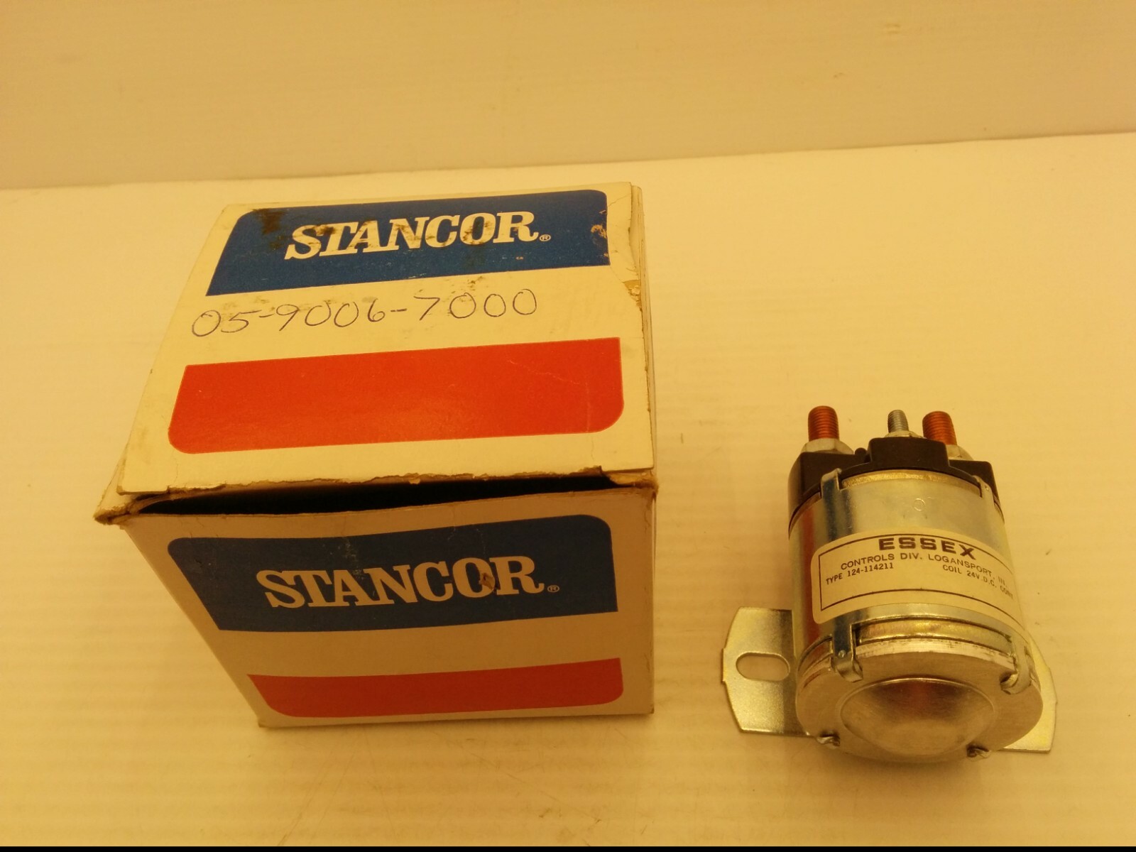 ESSEX 124-114211 DC POWER CONTACTOR, 24VDC, NIB