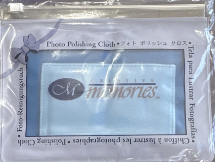 Creative Memories Photo Polishing Cloth 6239070704 in Zipper Bag