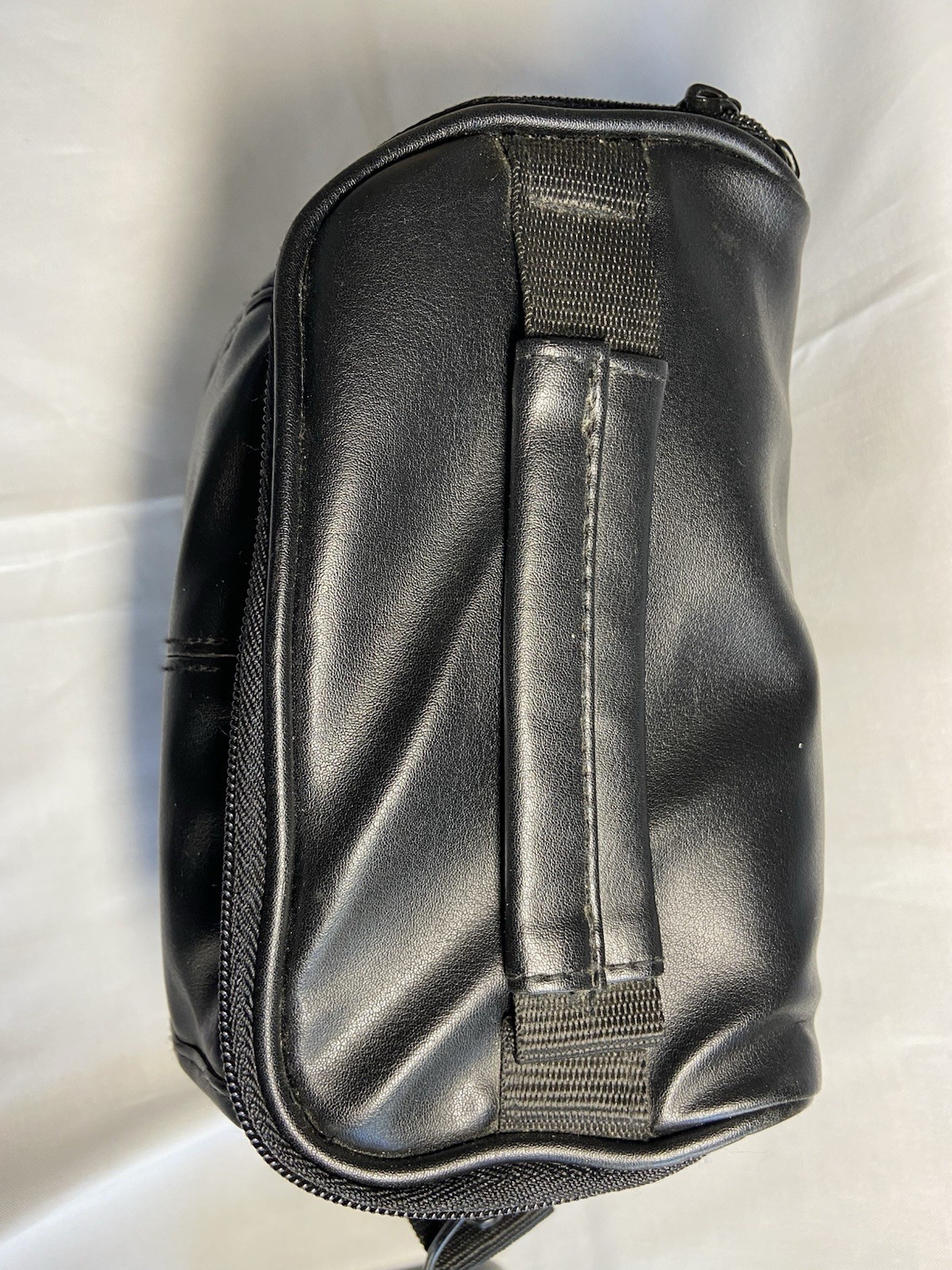 Icon C Black Synthetic Leather Camera Bag Padded Strap Compartments