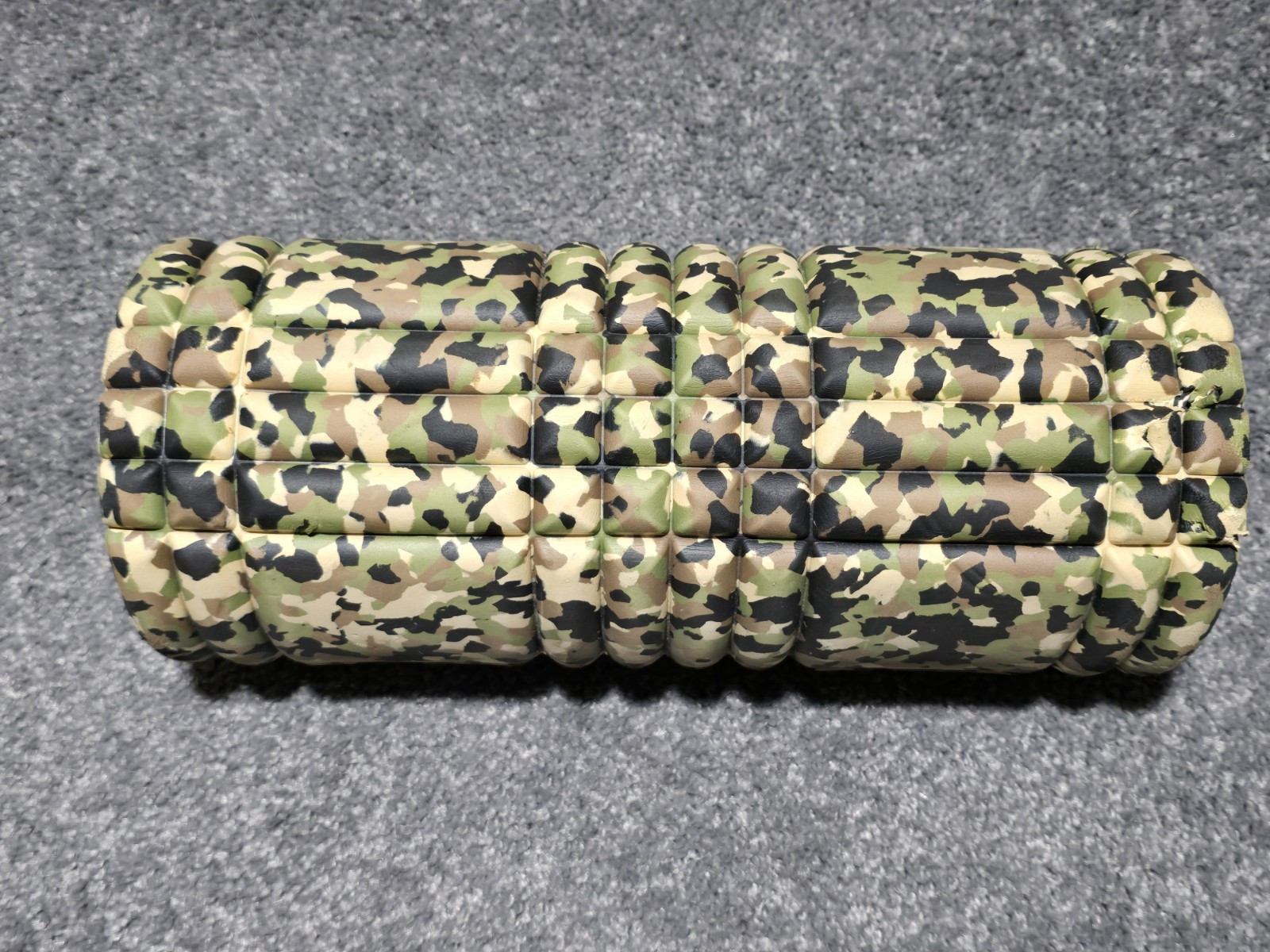 Trigger point Performance 13" Solid Core Foam Roller Green Camo Flaws