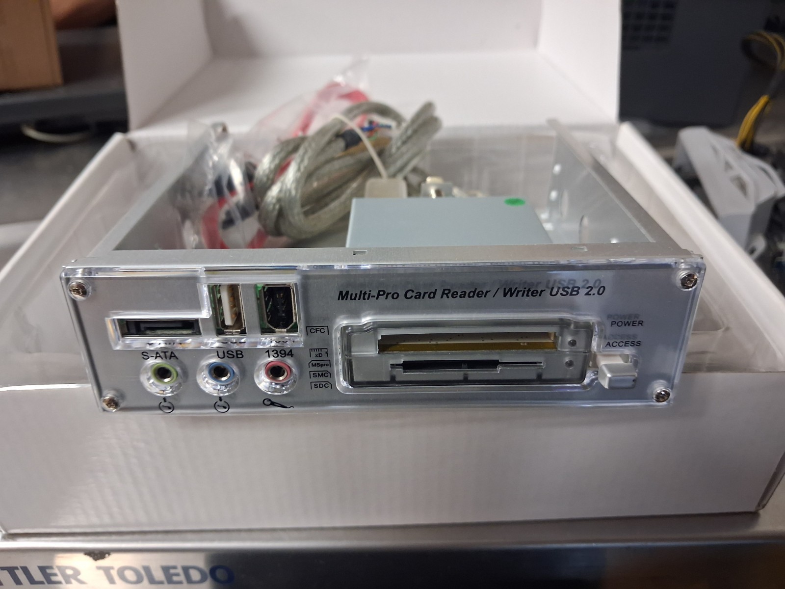 Omega Technology URH825 Flash Genie Removable USB2 Multi-Card Reader 5.25”
