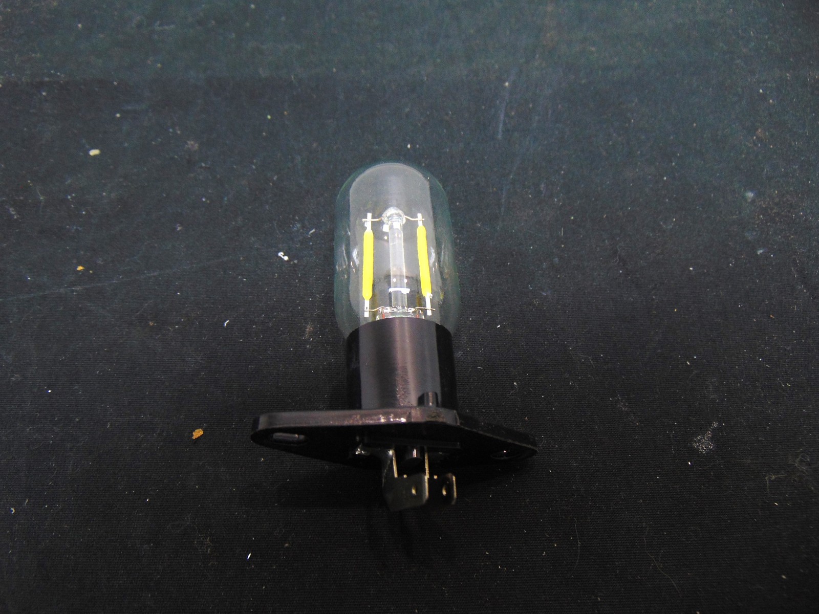 Hisense Microwave HMVZ173SS Light Bulb WK0048370