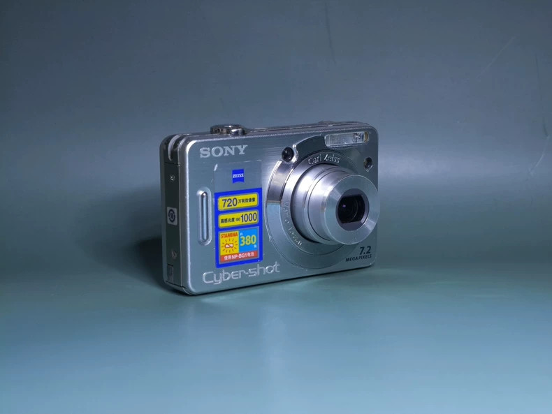 Sony Cyber-shot DSC-W55 Digital Camera 7.2MP 3x Optical Zoom Silver Auto Focus