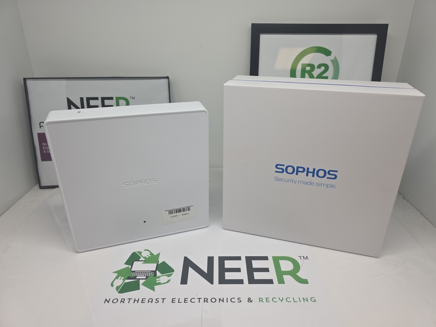 Sophos APX 740 Wireless High Capacity 4x4:4 Access Point TESTED w/Box