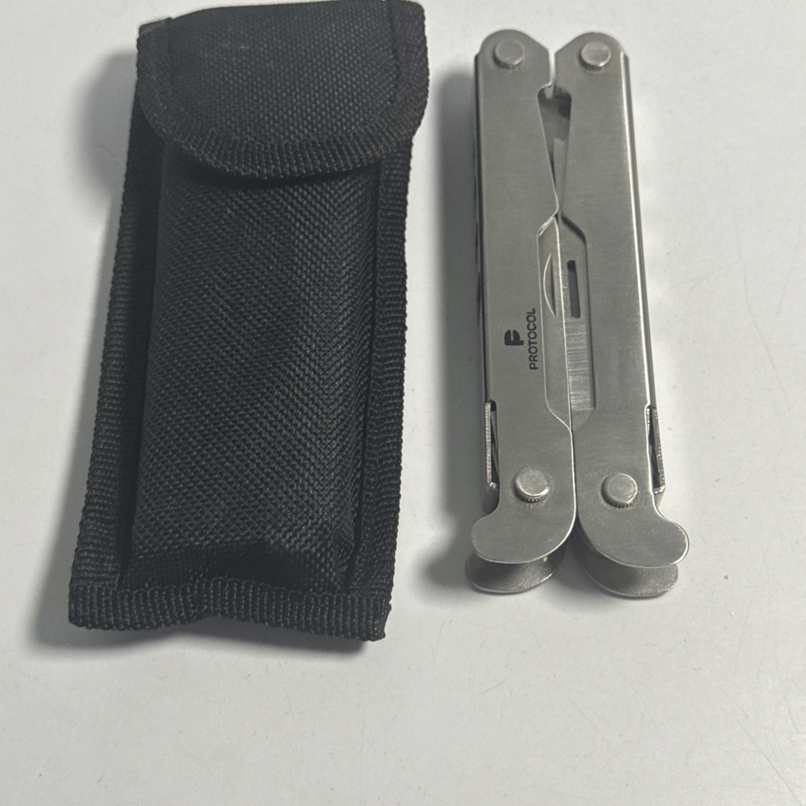 Mint Protocol 11 N 1 Silver Multi Tool + Belt Sheath Knife Blade Pliers Clean