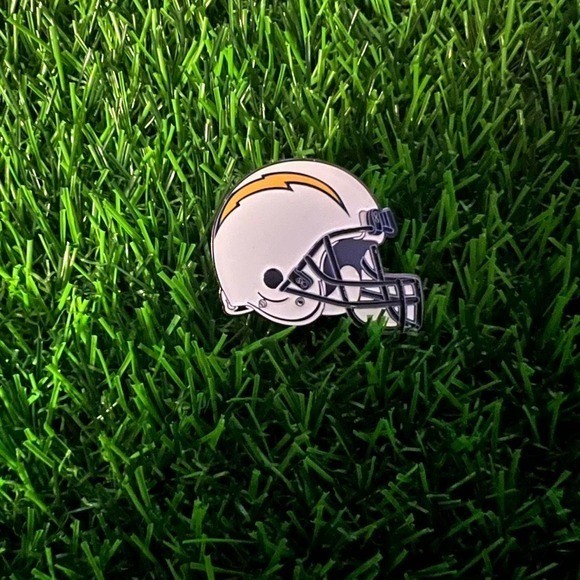 Chargers helmet pin