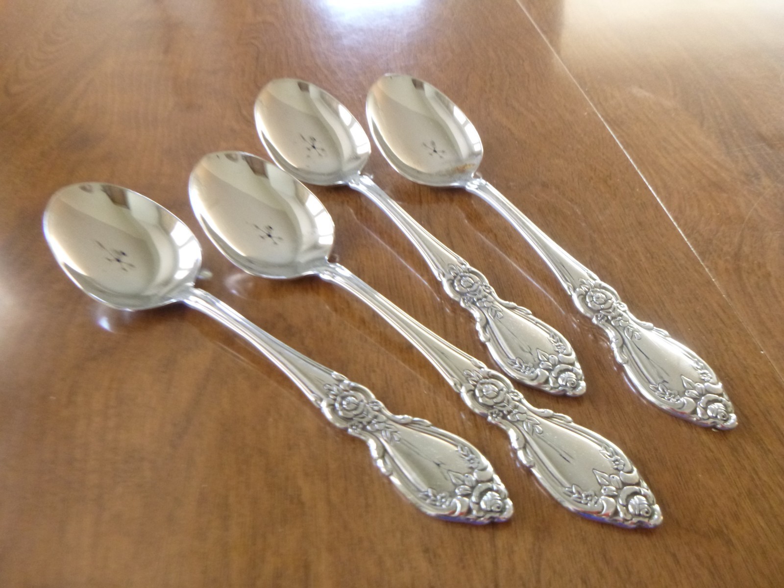 Oneida Community Stainless Plantation 6 7/8" Soup/Cereal/Place Spoon, Set of 4