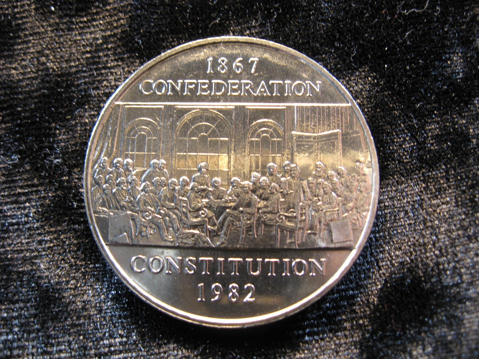 Large old world coin CANADA Confederation dollar 1982 KM134 Elizabeth II (548)