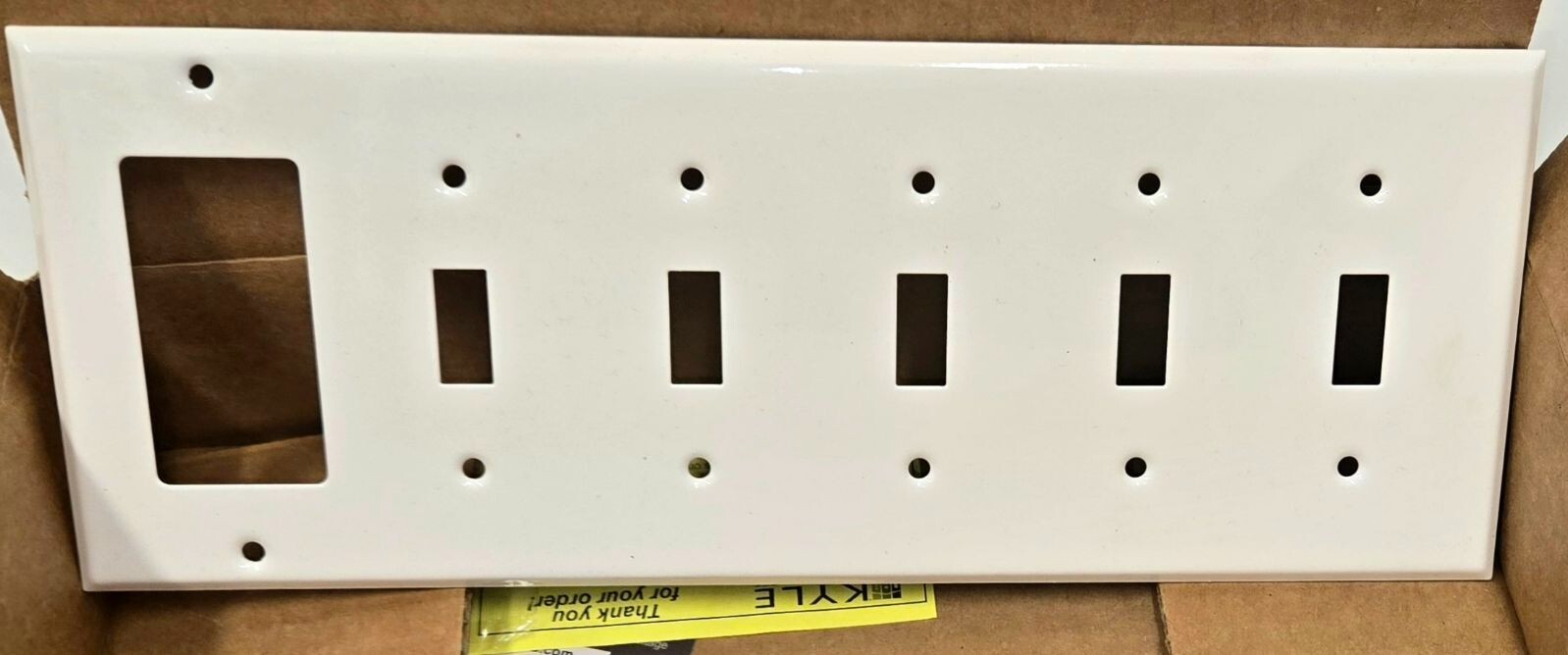 SPNJW WHITE OUTLET PLATE 5 TOGGLE / 1 DECOR OPENING /METAL