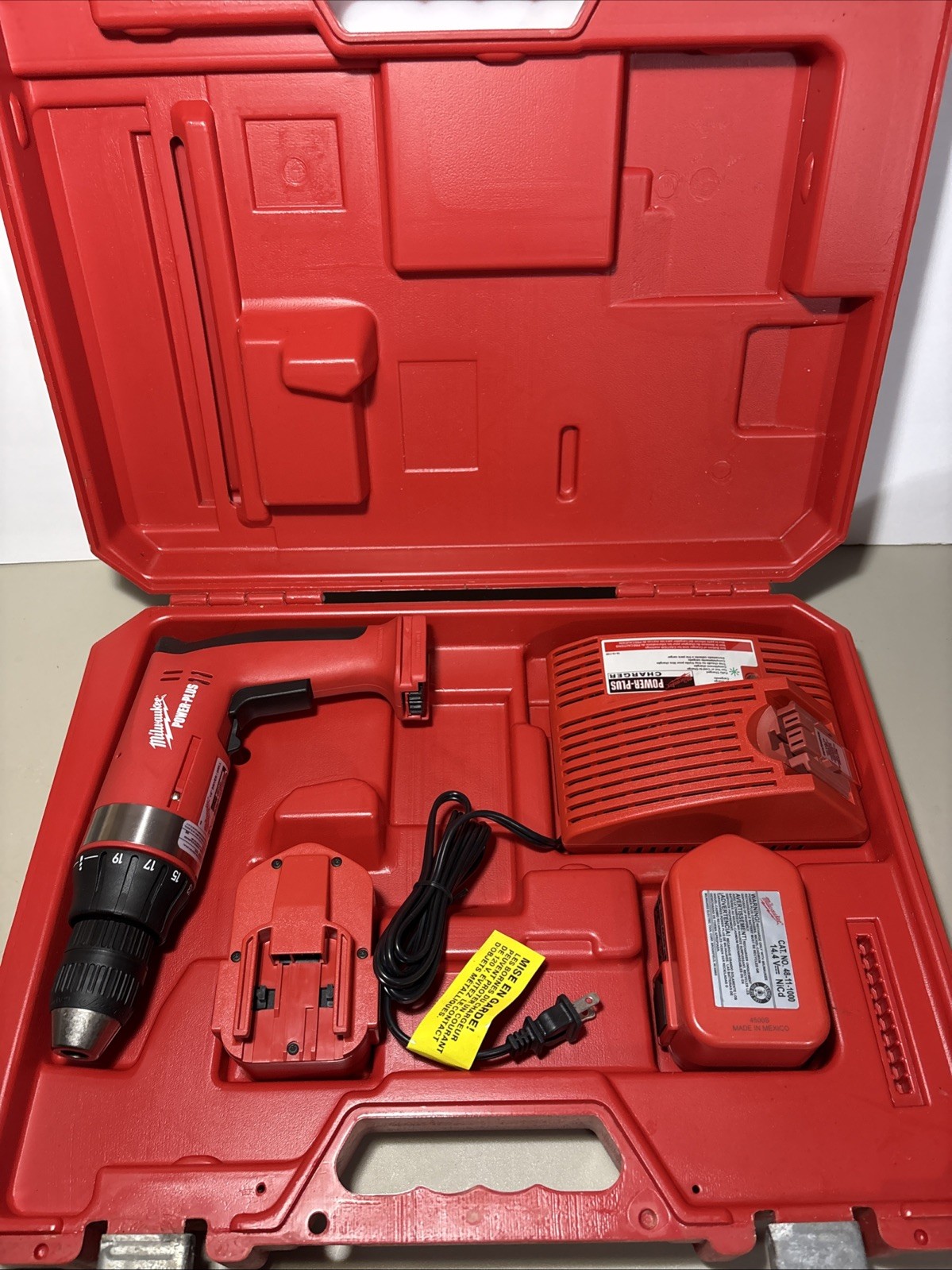 Milwaukee 1/2" Drill Driver 0511-21 14.4v NiCd + Case & Charger + 2 Batteries