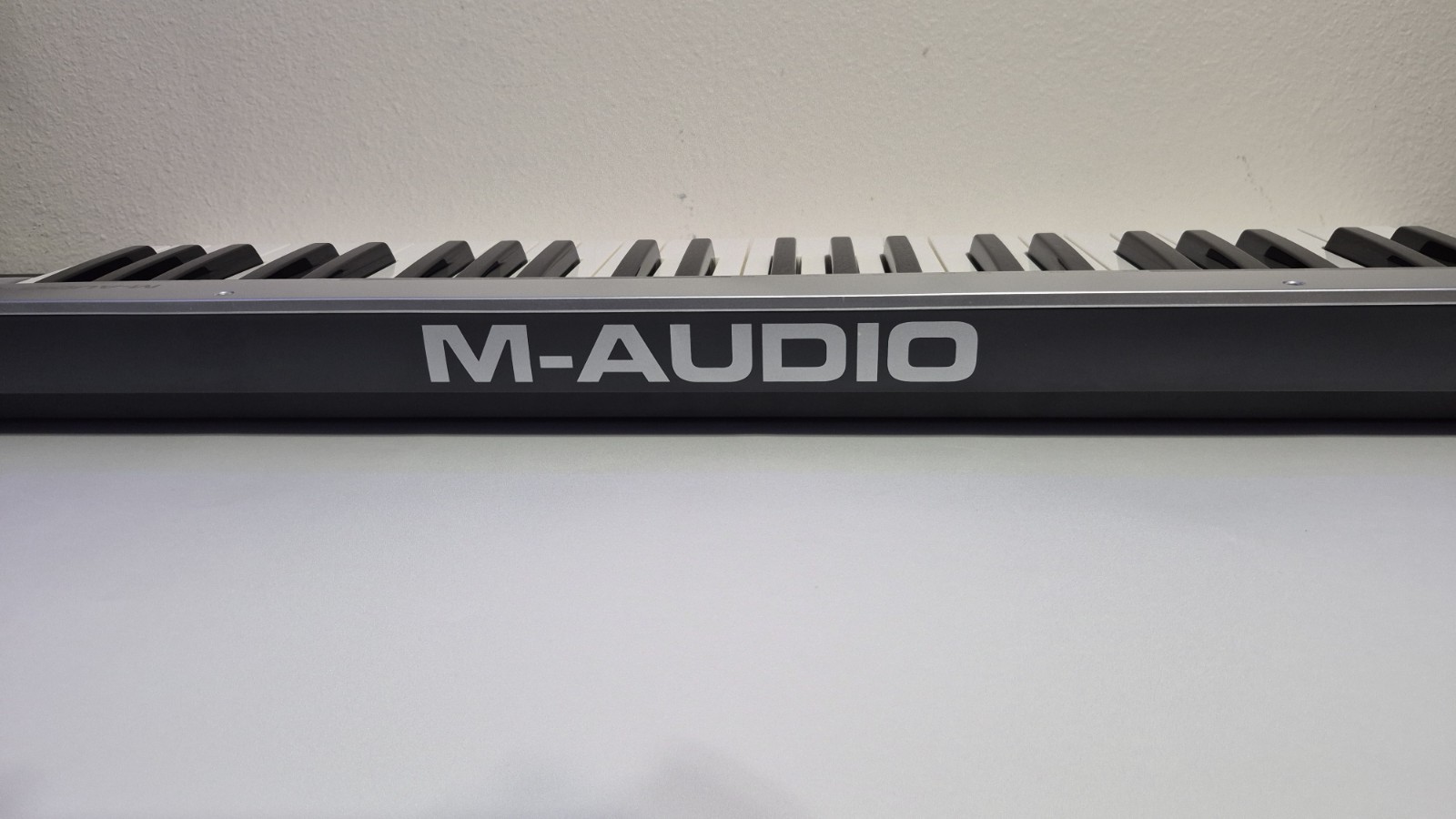 M‑Audio KeyStudio 49 USB MIDI Keyboard Controller + Box + USB Cable – Works