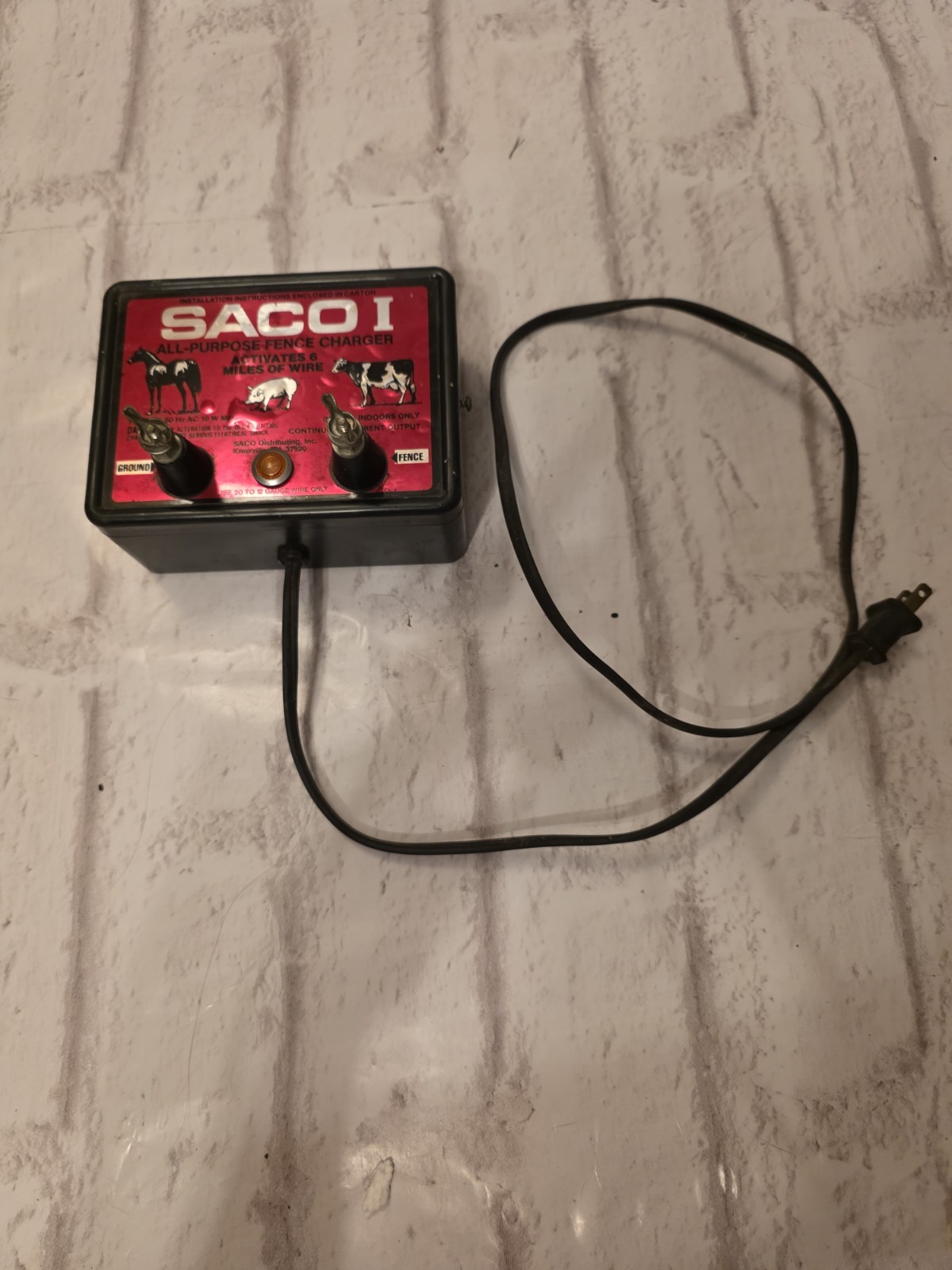 SACO I ALL PURPOSE FENCE CHARGER 110-120V, 60 HZ AC 10 W MAX 10 ACRES / 6 MILES