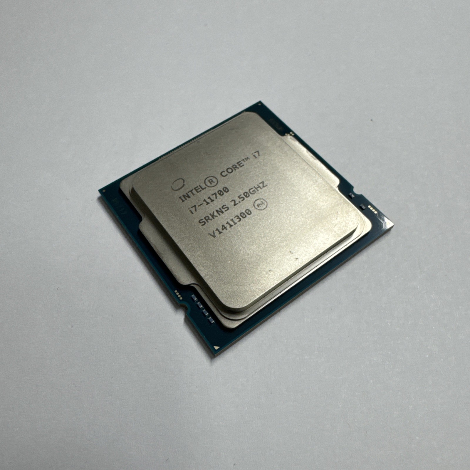 Intel Core i7-11700 SRKNS Desktop Processor 8 Cores up to 4.9 GHz LGA1200 65W