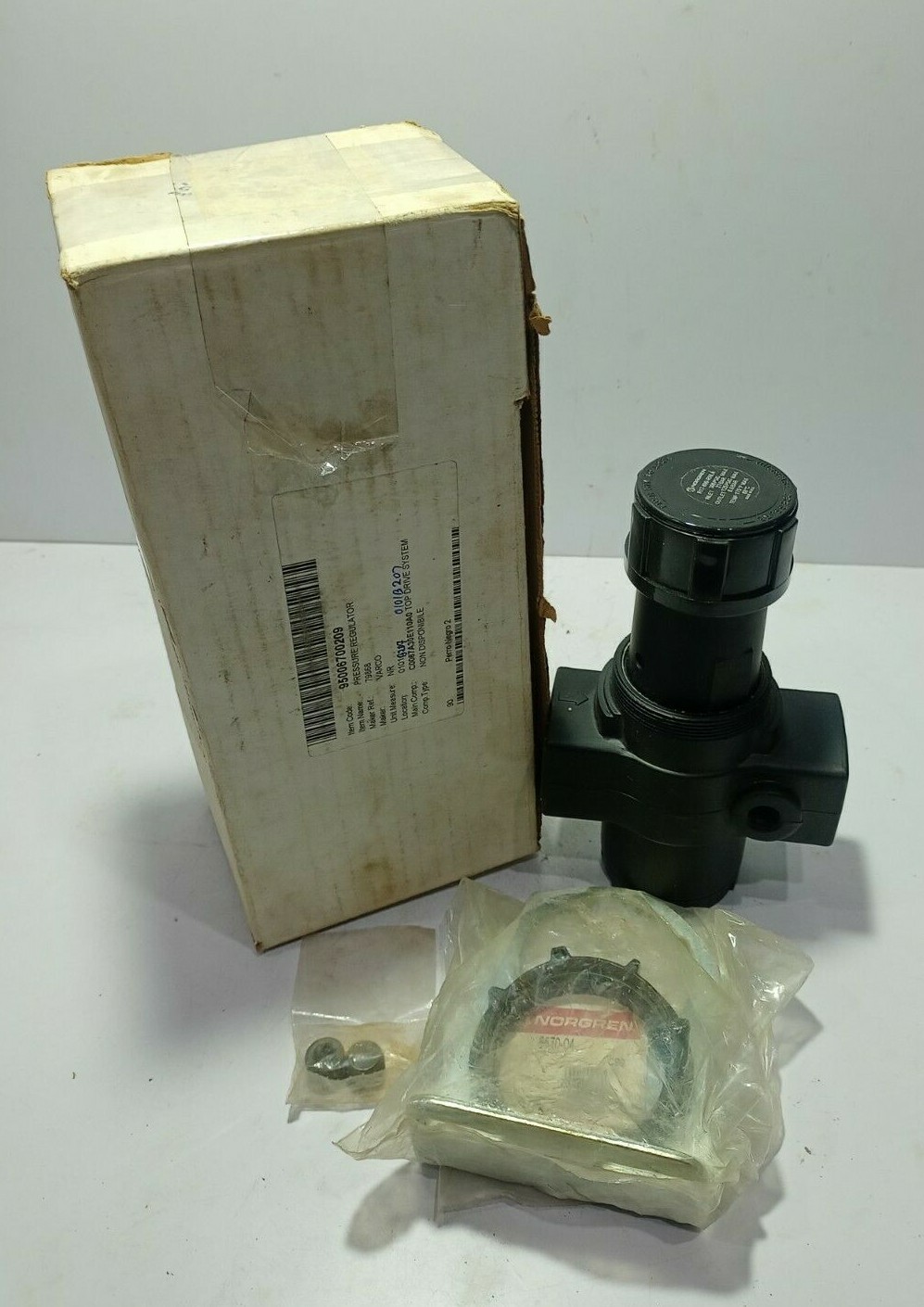 Norgren R17-800-RNLA Pressure Regulator / R17800RNLA (1)