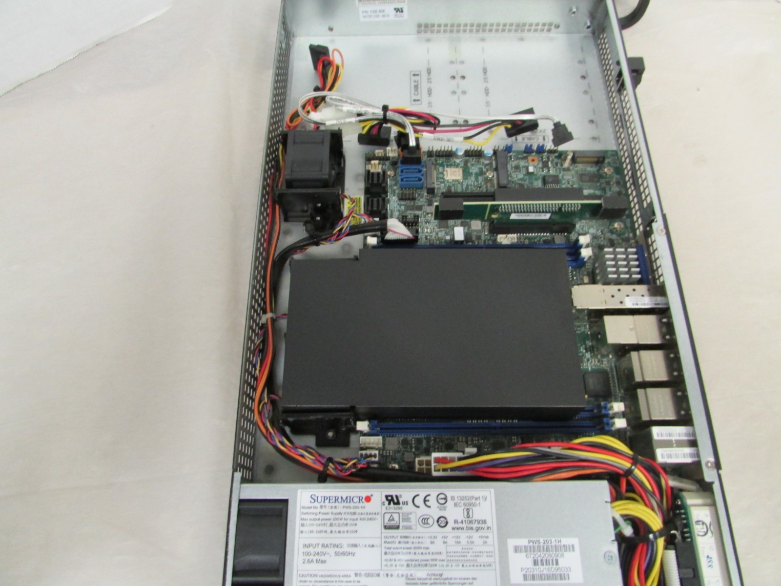 SUPERMICRO SERVER SYS-5019D-4C-FN8TP NO RAM NO HDD READ DISC.