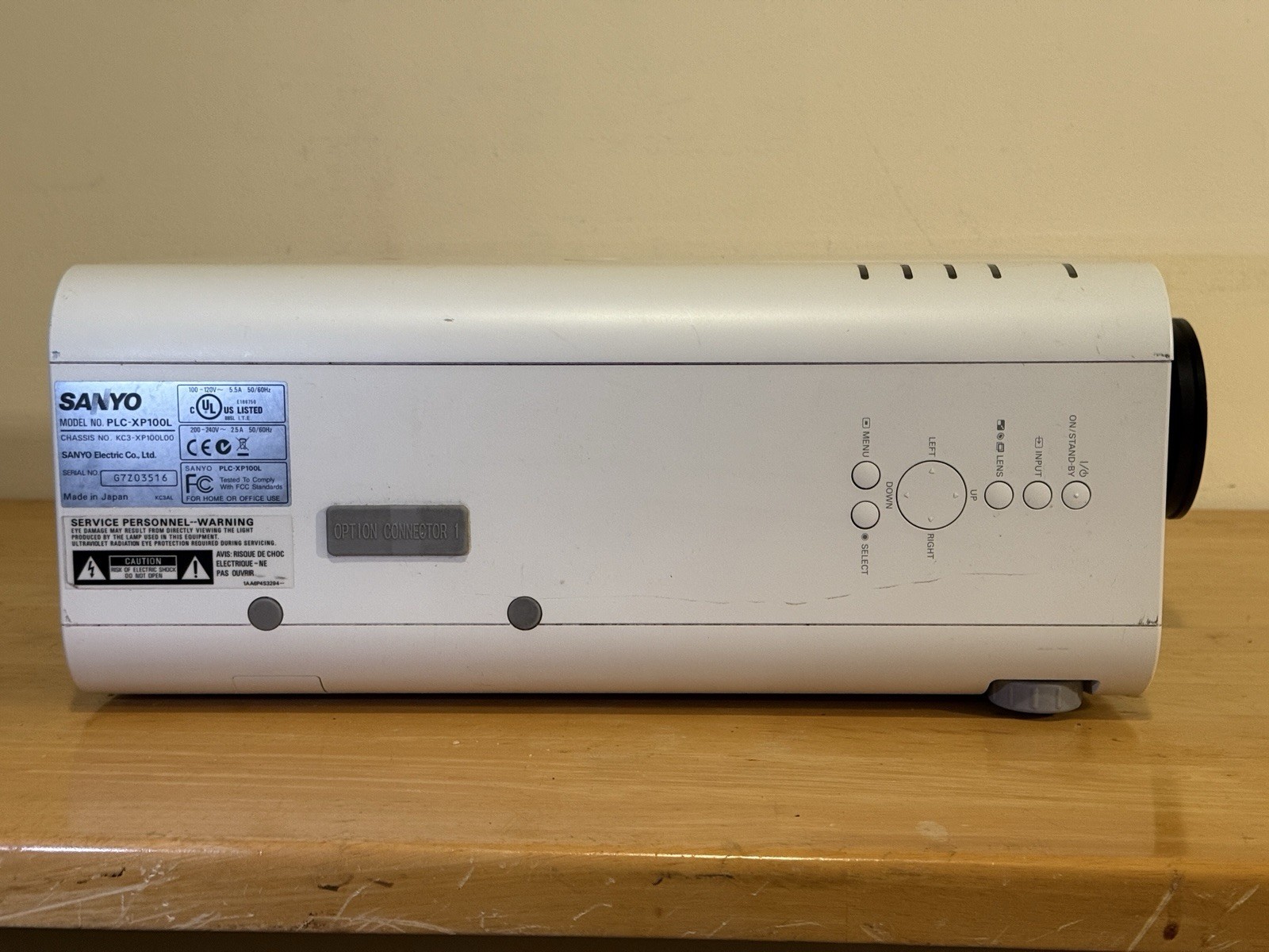 SANYO PLC-XP100L PROxtrax LCD Projector w/ Lens