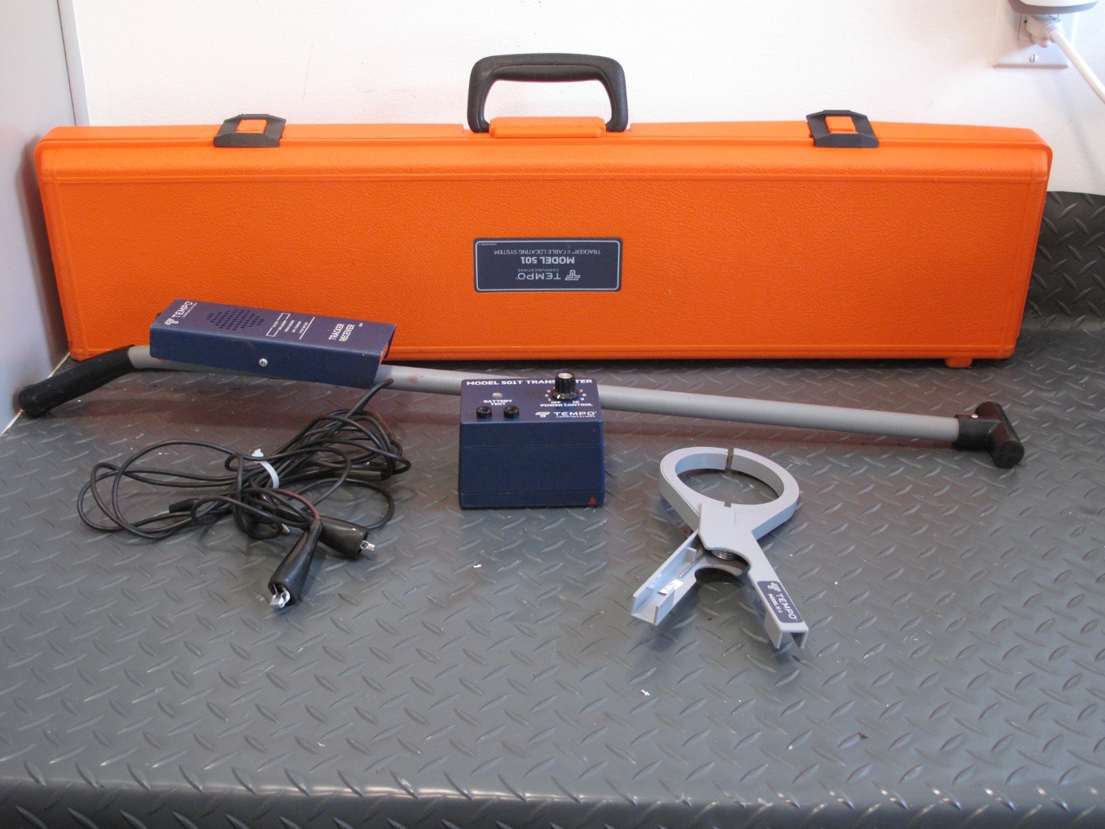 Nice Tempo Communications model 501 tracker II cable locating system
