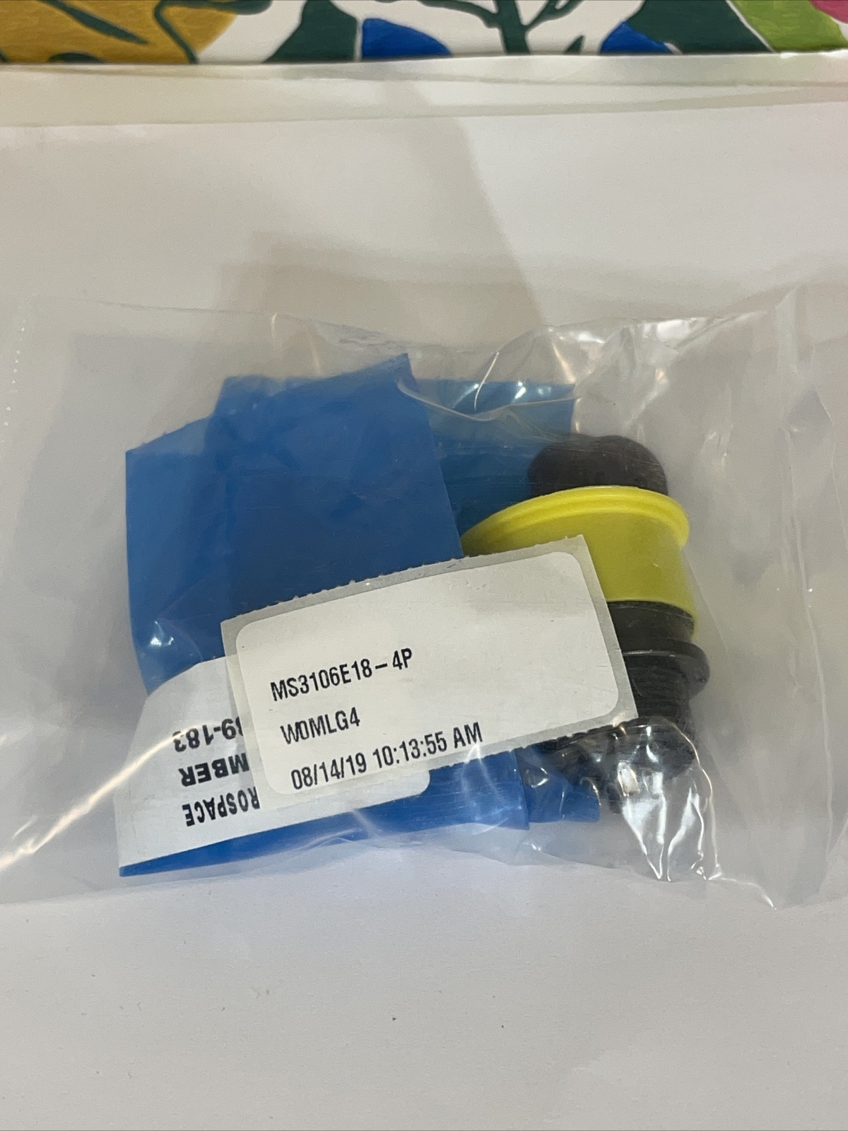Amphenol Aerospace MS3106E18-4P Circular MIL Spec Electrical Plug Connector