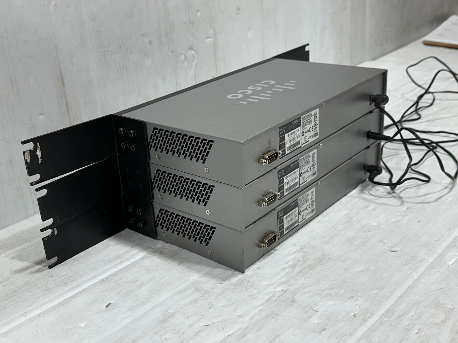 Cisco SG300-10 Managed Switch #4152 (One)THS