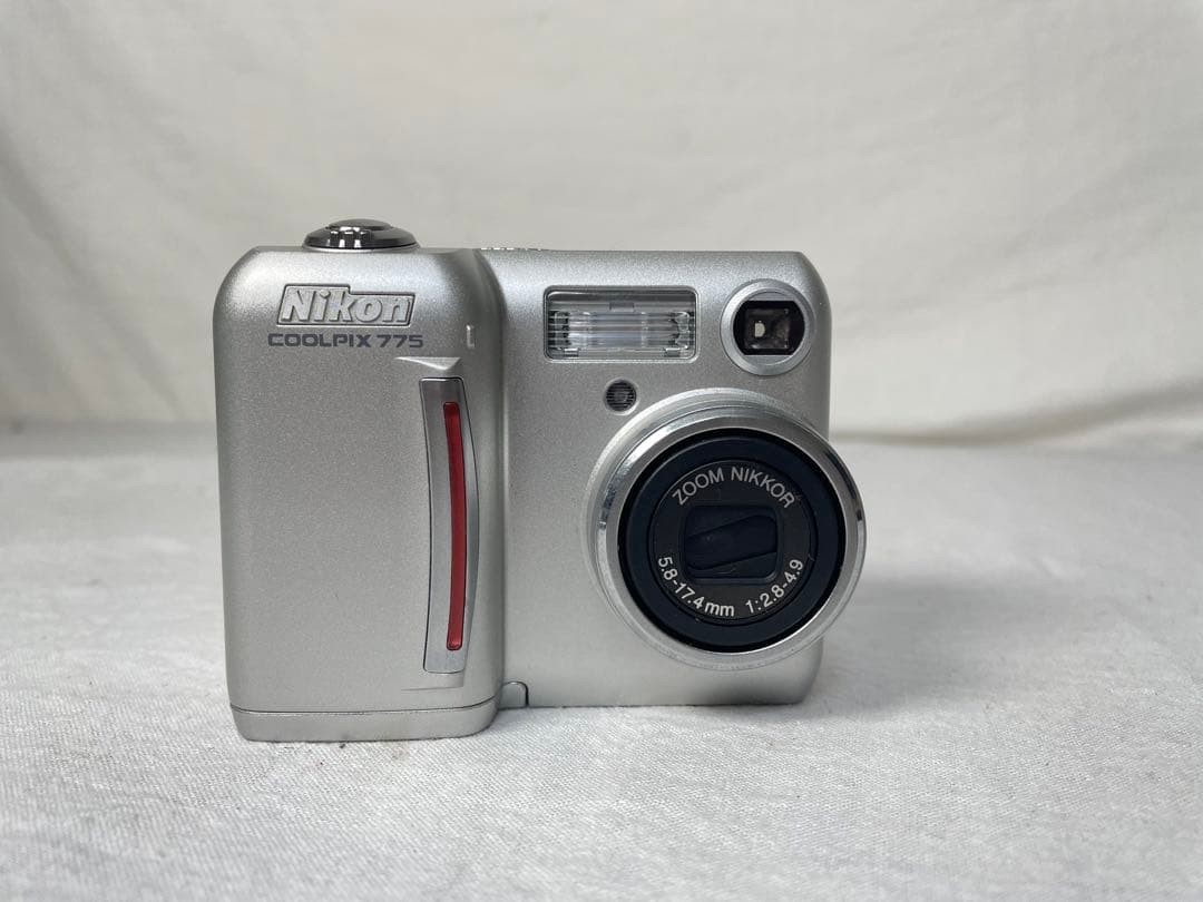 Nikon Coolpix 775 Compact Digital Camera