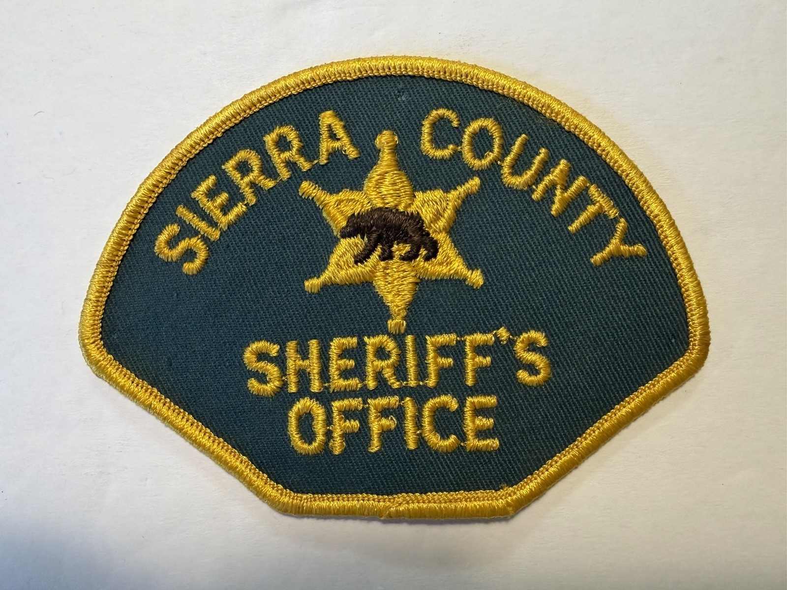 VINTAGE CALIFORNIA SIERRA COUNTY SHERIFFS OFFICE PATCH WALKING BEAR #PDD79