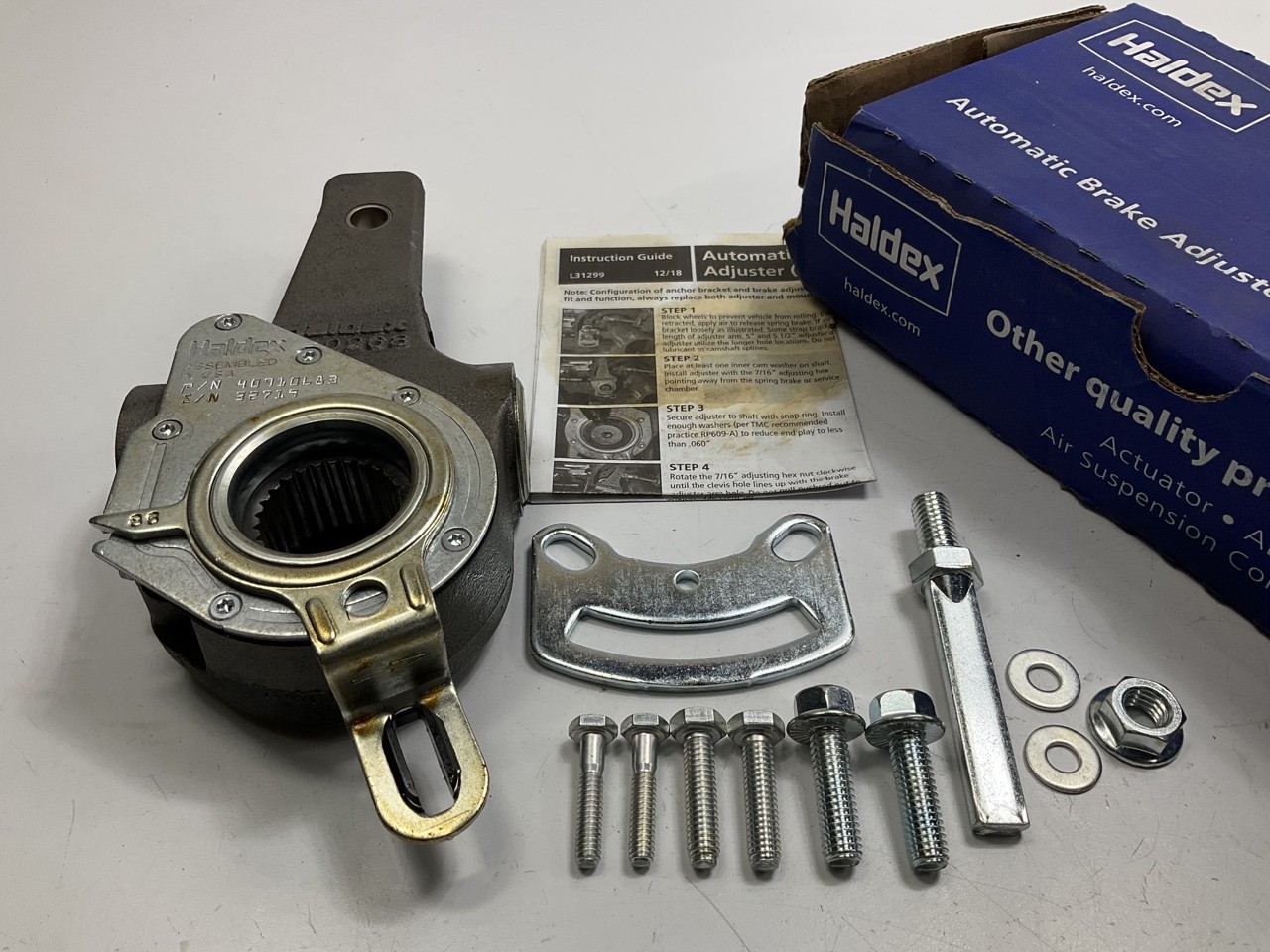 Haldex 40010211  16-1/2 Trailer Auto Slack Adjuster, 1-1/2-28 Spline, 5-1/2 Arm